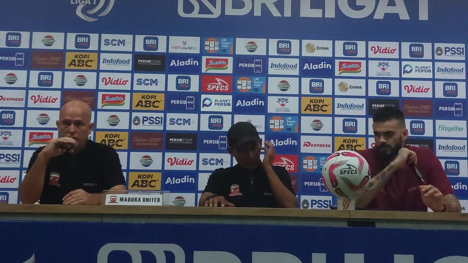 Penjaga Gawang Madura United Percaya Keajaiban Balas Persib Bandung di Leg Kedua