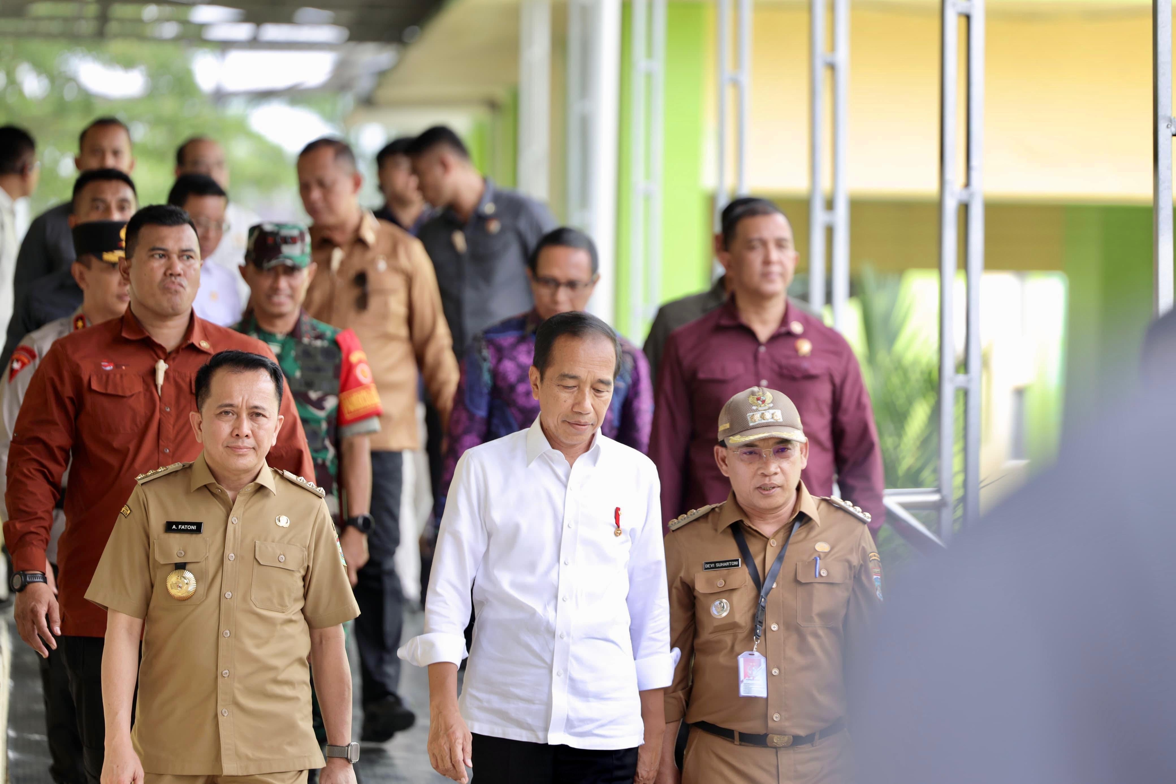 Pj Gubernur Sumsel Agus Fatoni Dampingi Presiden Jokowi Tinjau RSUD Rupit Kabupaten Musi Rawas Utara