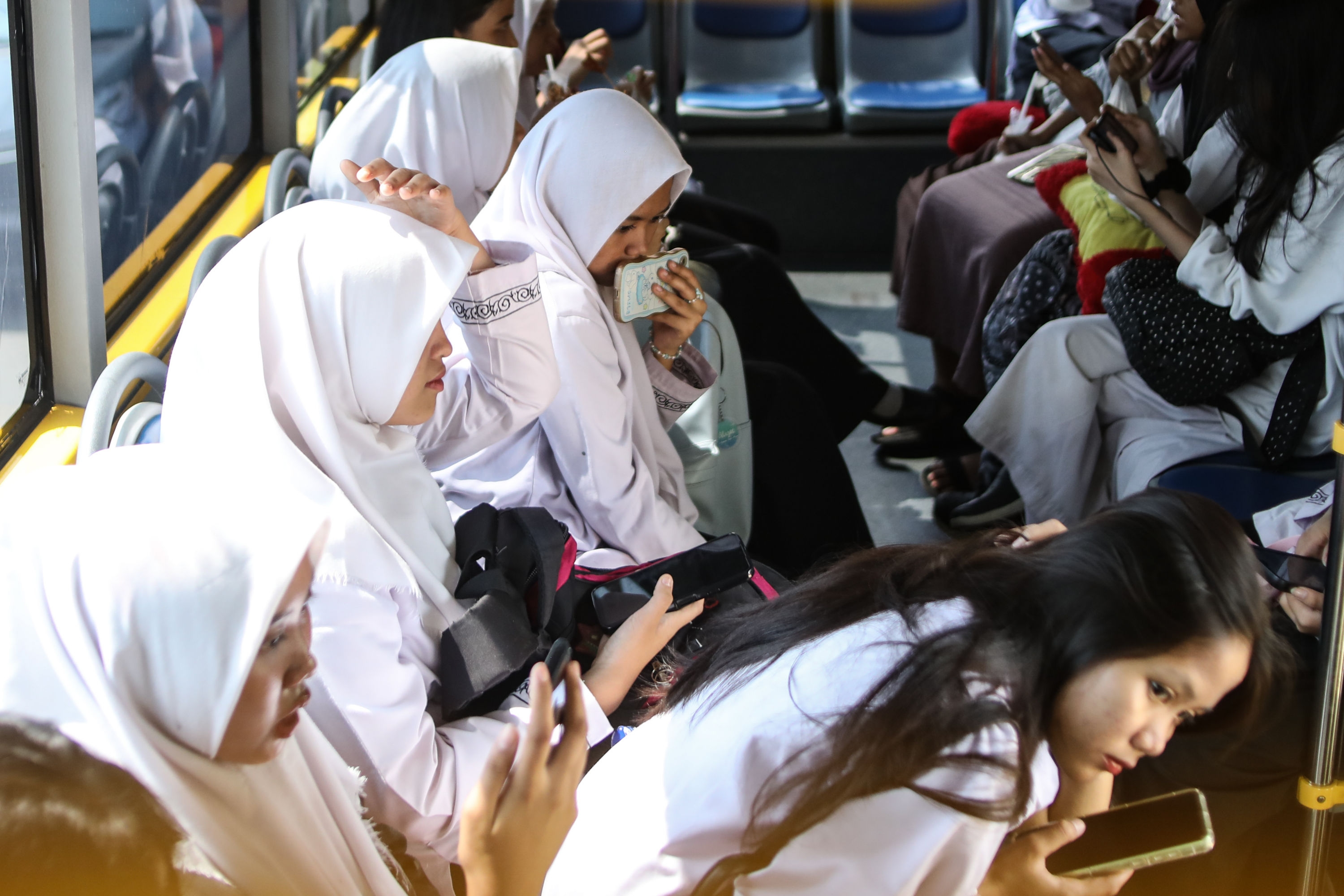 Salah Satu Contoh Pembinaan Sikap Disiplin Siswa di SMK/SMA adalah…