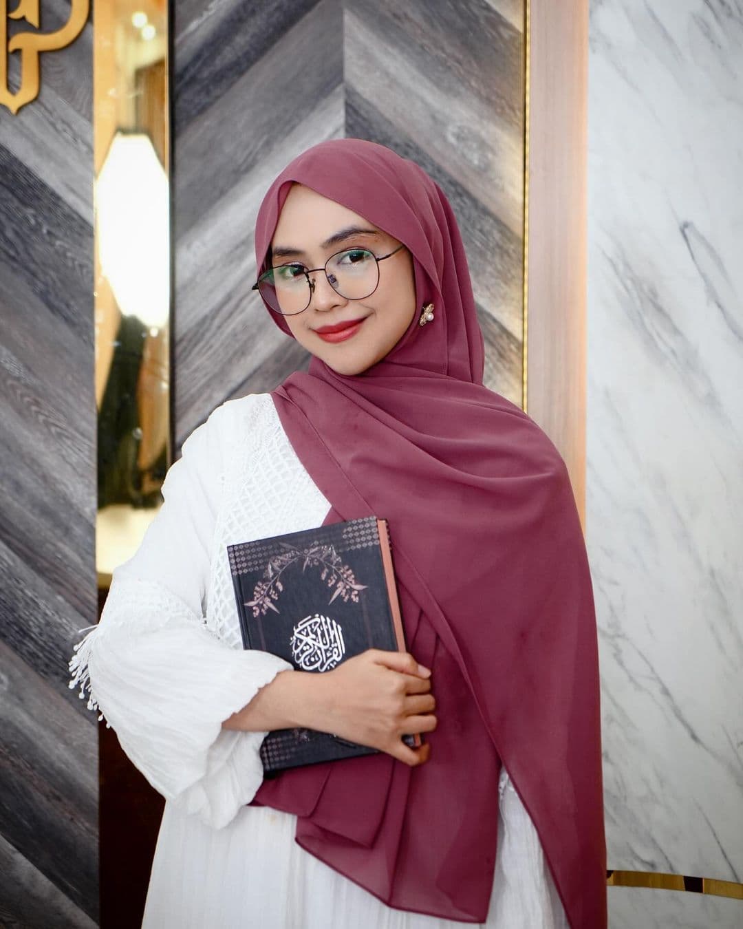 Nangis di Depan Aisar Khaled, Ria Ricis Dinilai Lebay