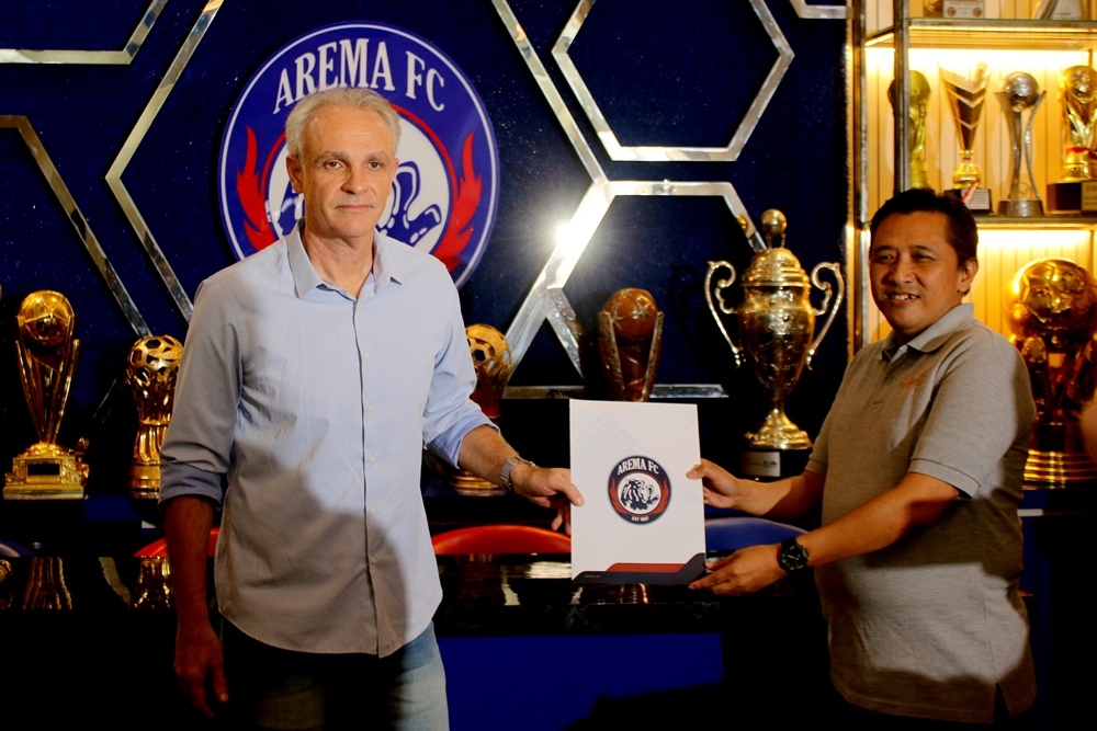 Ingin Dapat Sentuhan Pelatih Brasil, Arema FC Resmi Rekrut Joel Cornelli