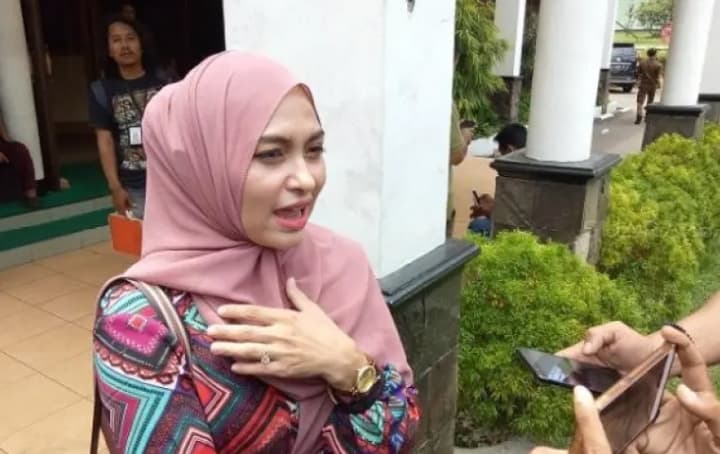 Profil Fadlun Faisal Balghoits, Istri Sah Habib Bahar bin Smith yang Labrak Helwa Bachmid