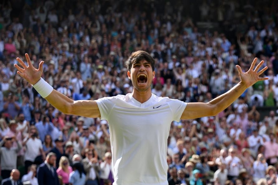Tundukkan Novak Djokovic di Final Ulangan, Carlos Alcaraz Juara Wimbledon 2024!