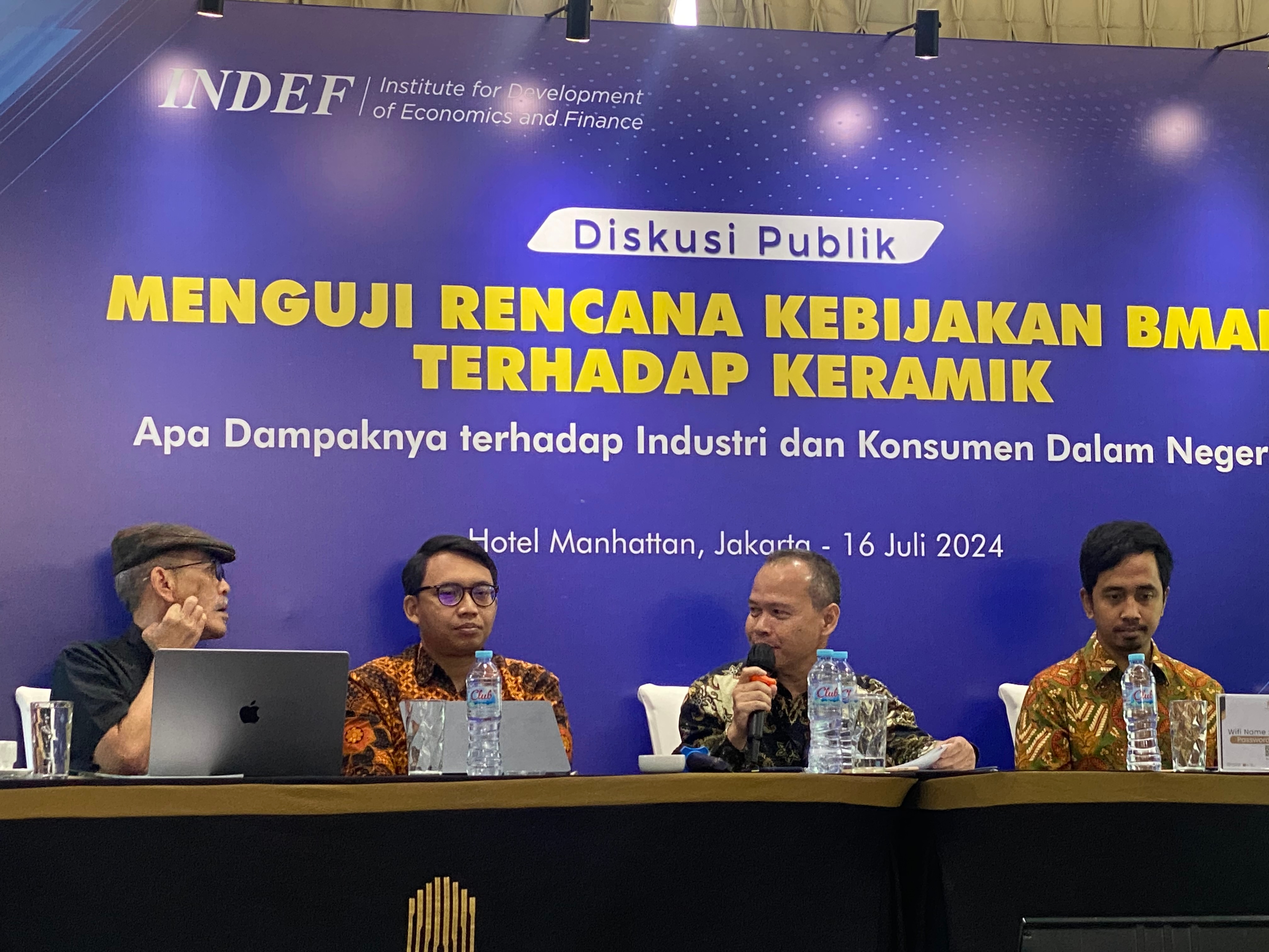 Banjir Keramik Impor China, Faisal Basri: Industri Dalam Negeri Juga Menikmati