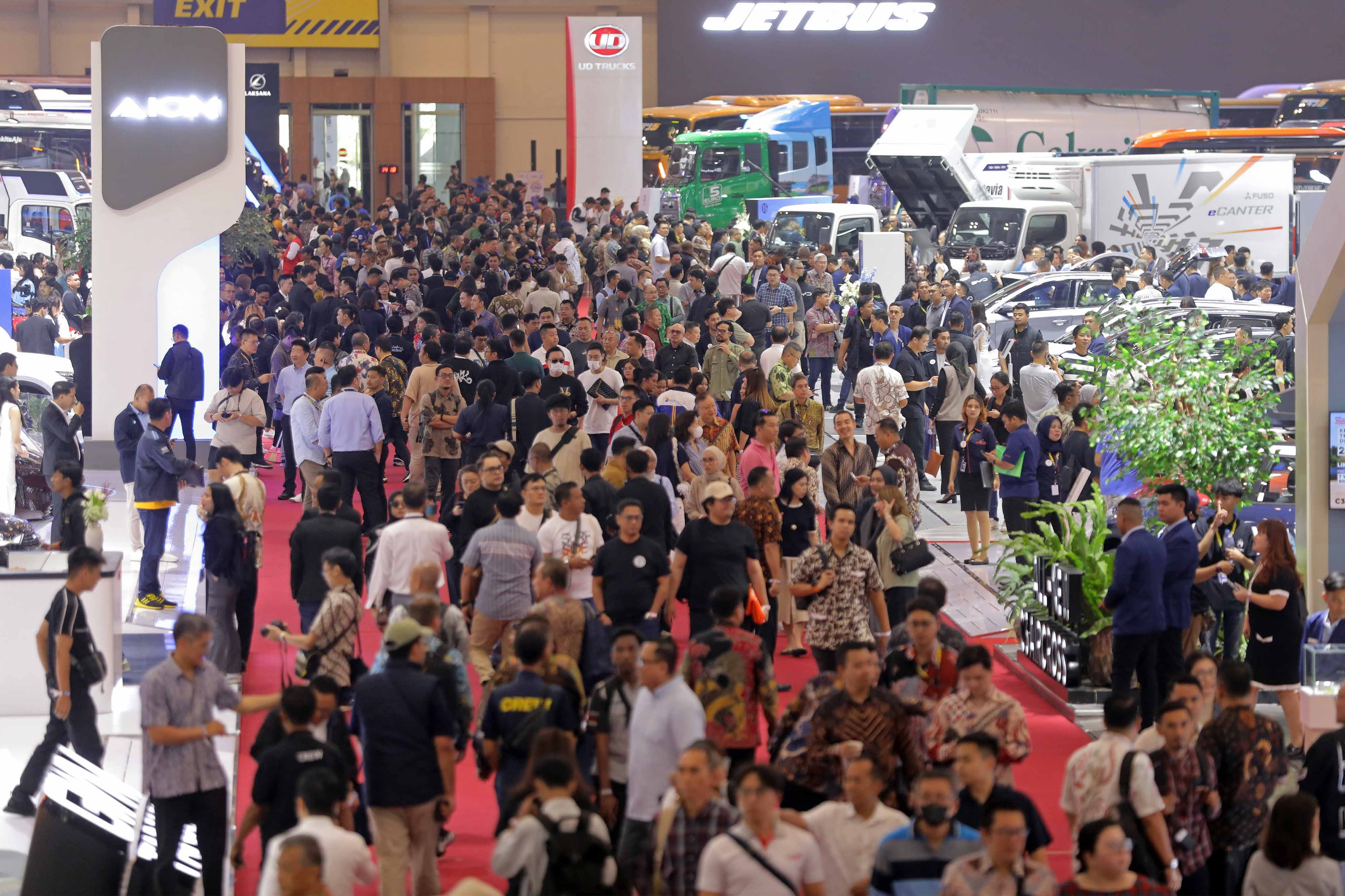 Deretan Merek Kendaraan Komersial yang Ramaikan GIIAS 2024