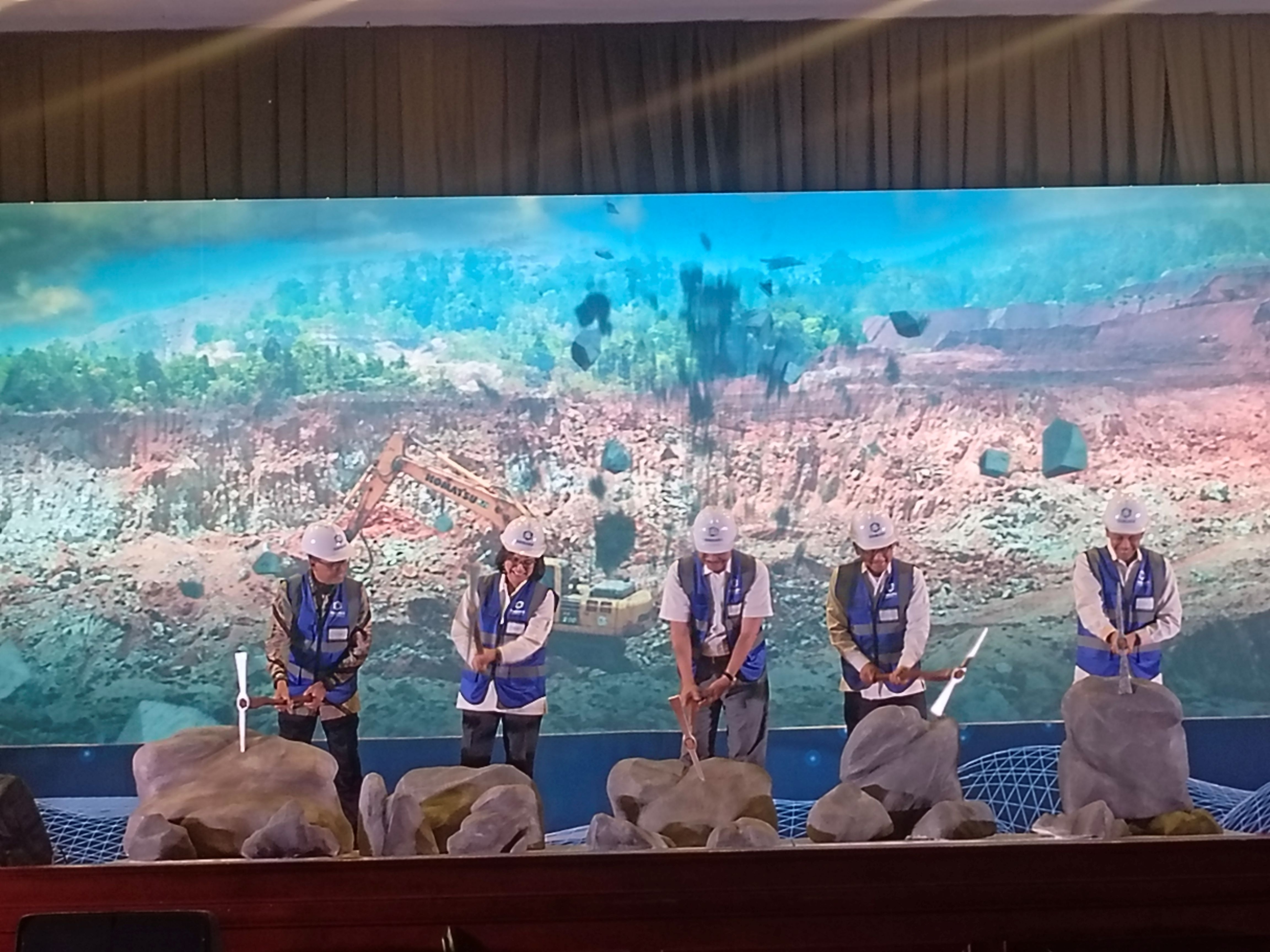 Luncurkan SIMBARA Untuk Nikel dan Timah, Luhut: Sebenarnya Sudah Terlambat