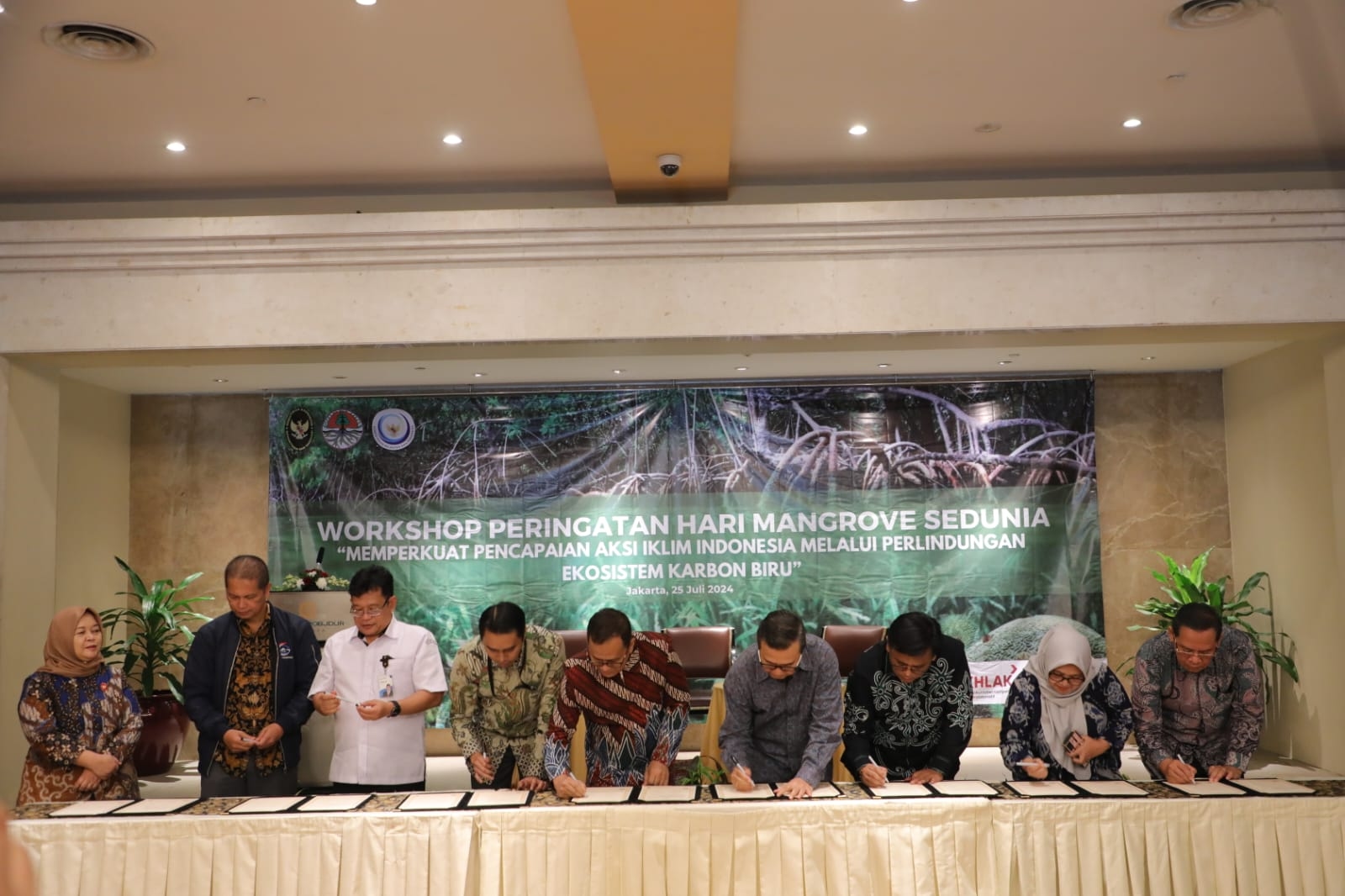 Pelindo Dukung Mitigasi Perubahan Iklim Lewat Perlindungan Ekosistem Karbon Biru