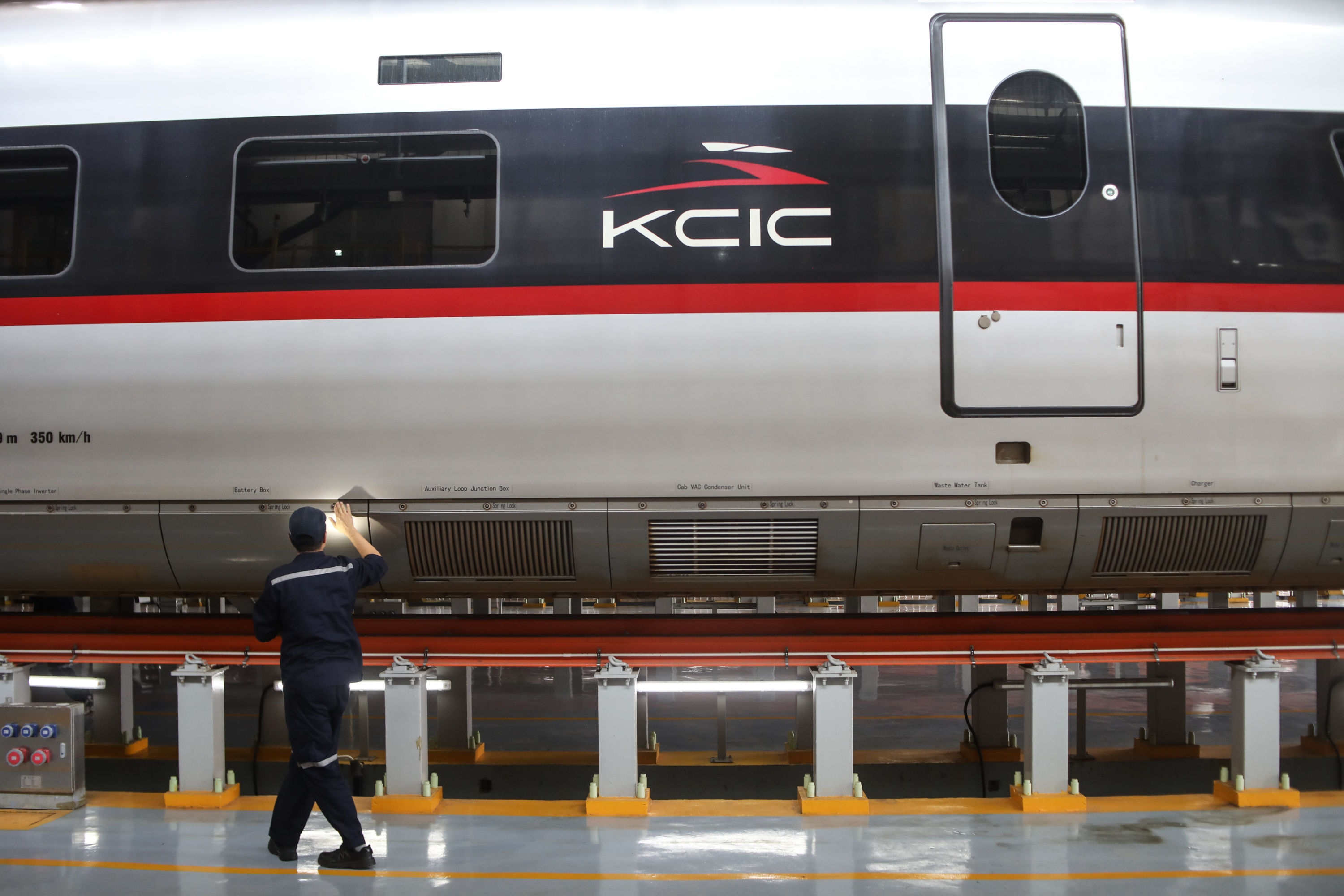 KCIC Siapkan 808 Ribu Kursi untuk Angkutan Lebaran 2025