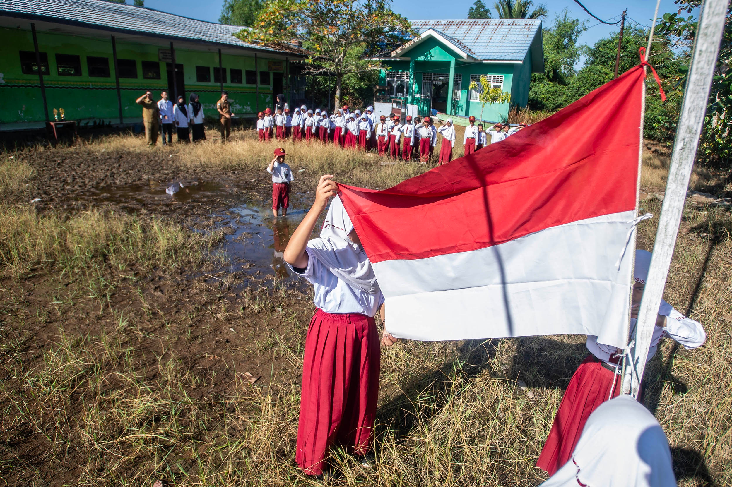 Sambut 17 Agustus, Begini Panduan Lengkap Ukuran Bendera Merah Putih Sesuai Undang-Undang