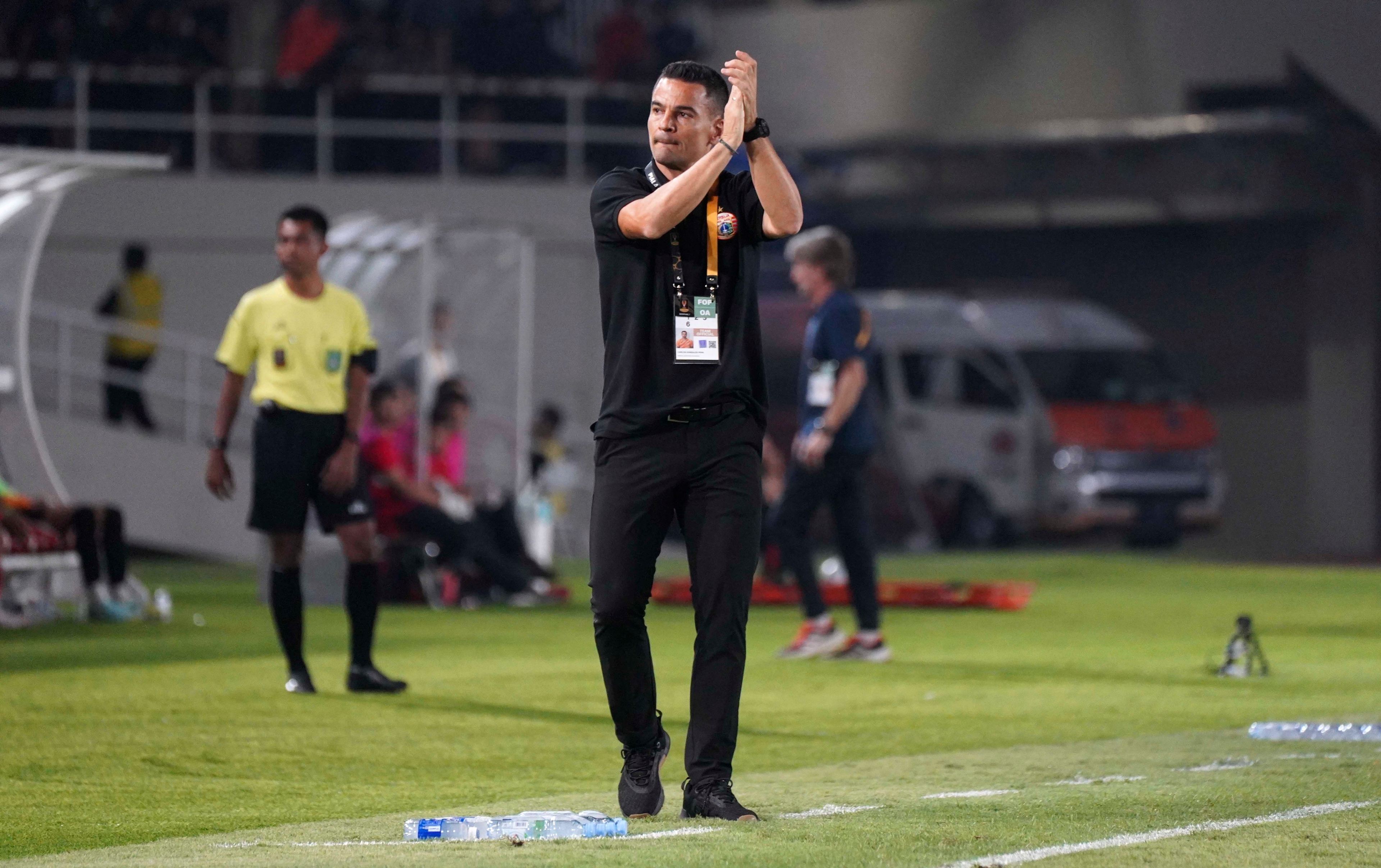 Persija Jakarta Gagal ke Final Piala Presiden, Carlos Pena Bakal Menghadap Ke Manajemen