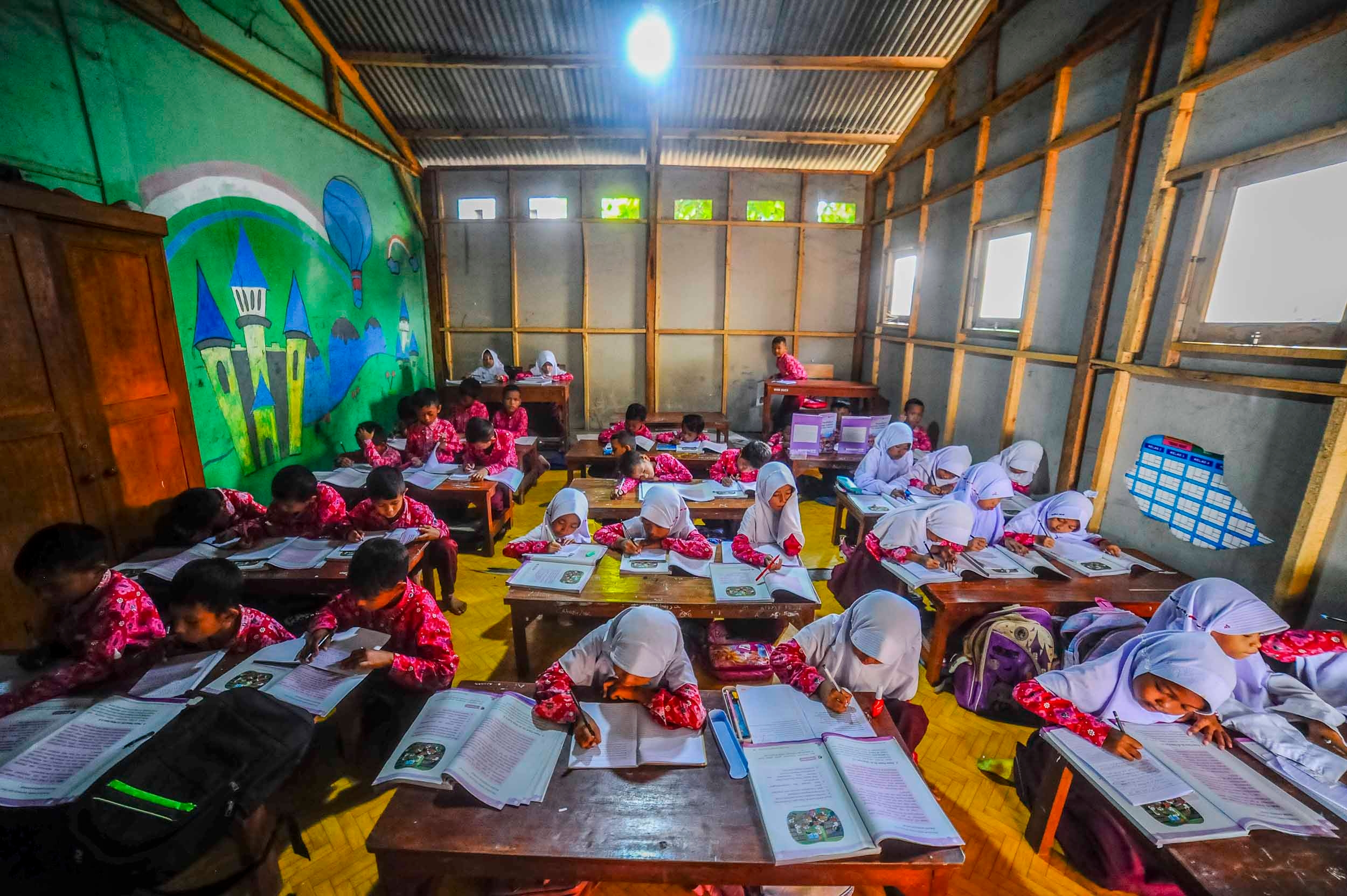 Refleksi Pembelajaran Sosial Emosional Bagaimana Mewujudkan Kesejahteraan Psikologis Warga Sekolah