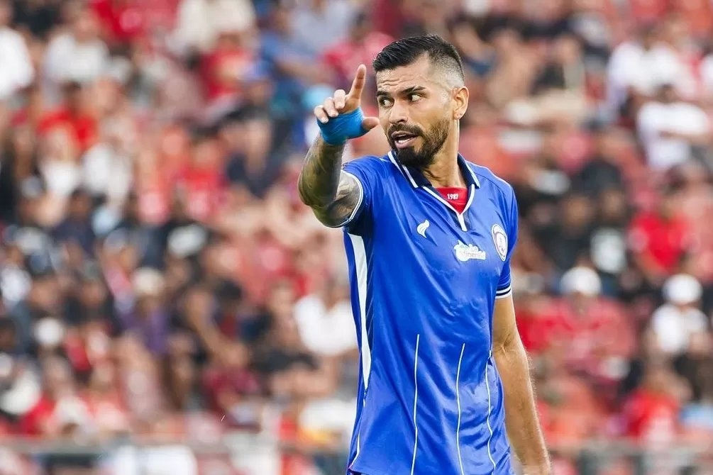 Setelah Alami Benturan Keras Kemarin, Ini Kondisi Terkini Bek Arema FC Julian Guevara
