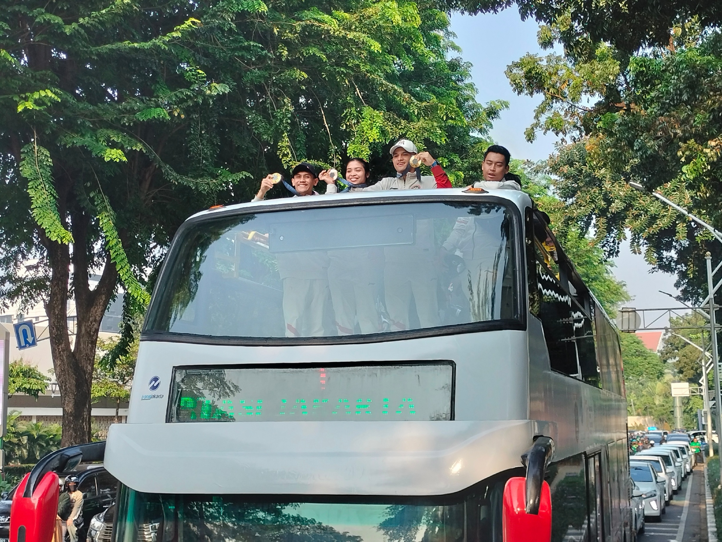 Menpora Lepas Iringan Pawai Atlet Olimpiade Paris 2024 Menuju Istana Negara Pagi Ini