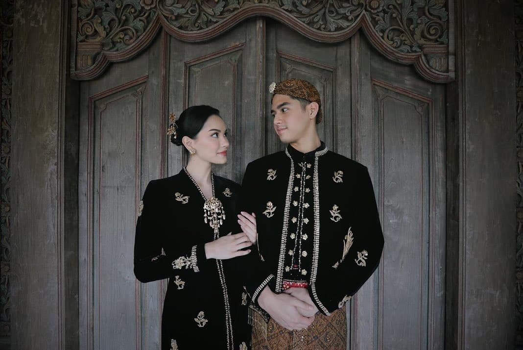 Al Ghazali dan Alyssa Daguise Curi Perhatian Usai Tampil Bak Pengantin Jawa