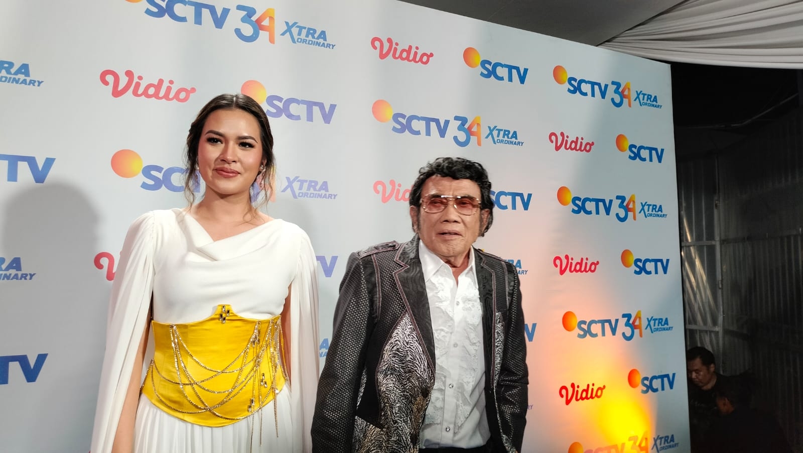 Raisa - Rhoma Irama Goyang Panggung HUT SCTV Lewat Lagu Syahdu