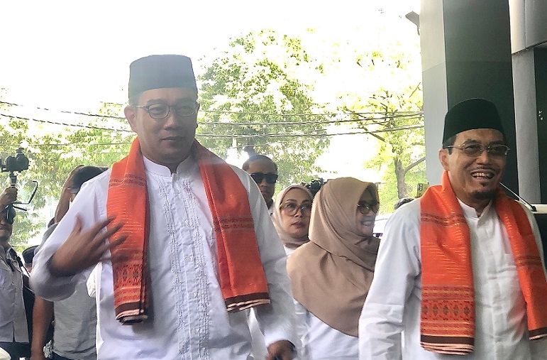 Ridwan Kamil-Suswono Kompak Kenakan Pakaian Khas Betawi, Siap-siap Daftar Ikut Pilkada Jakarta