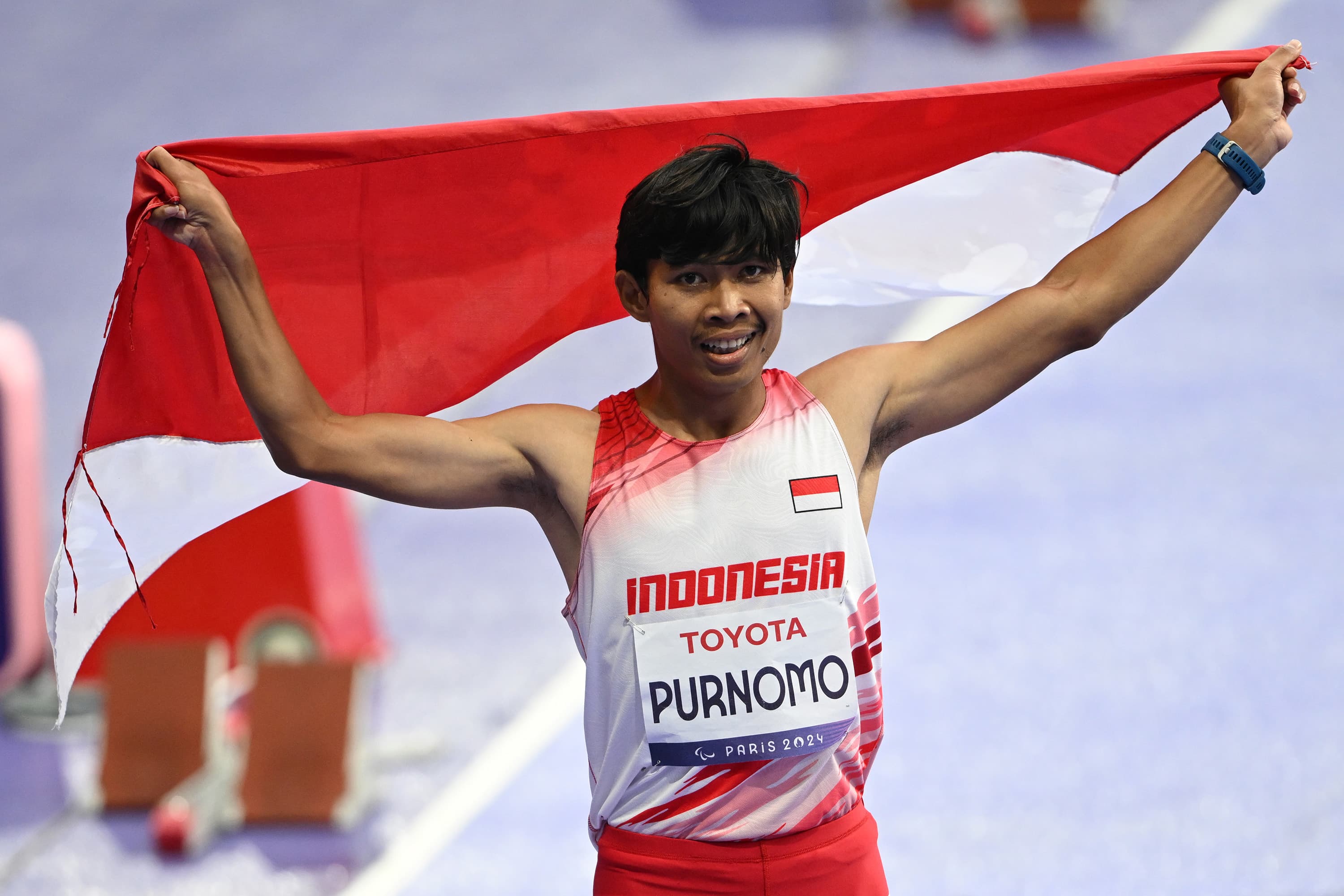 Paralimpiade Paris: Raih Medali Pertama untuk Indonesia, Saptoyogo Purnomo Berjuang di Cuaca Basah