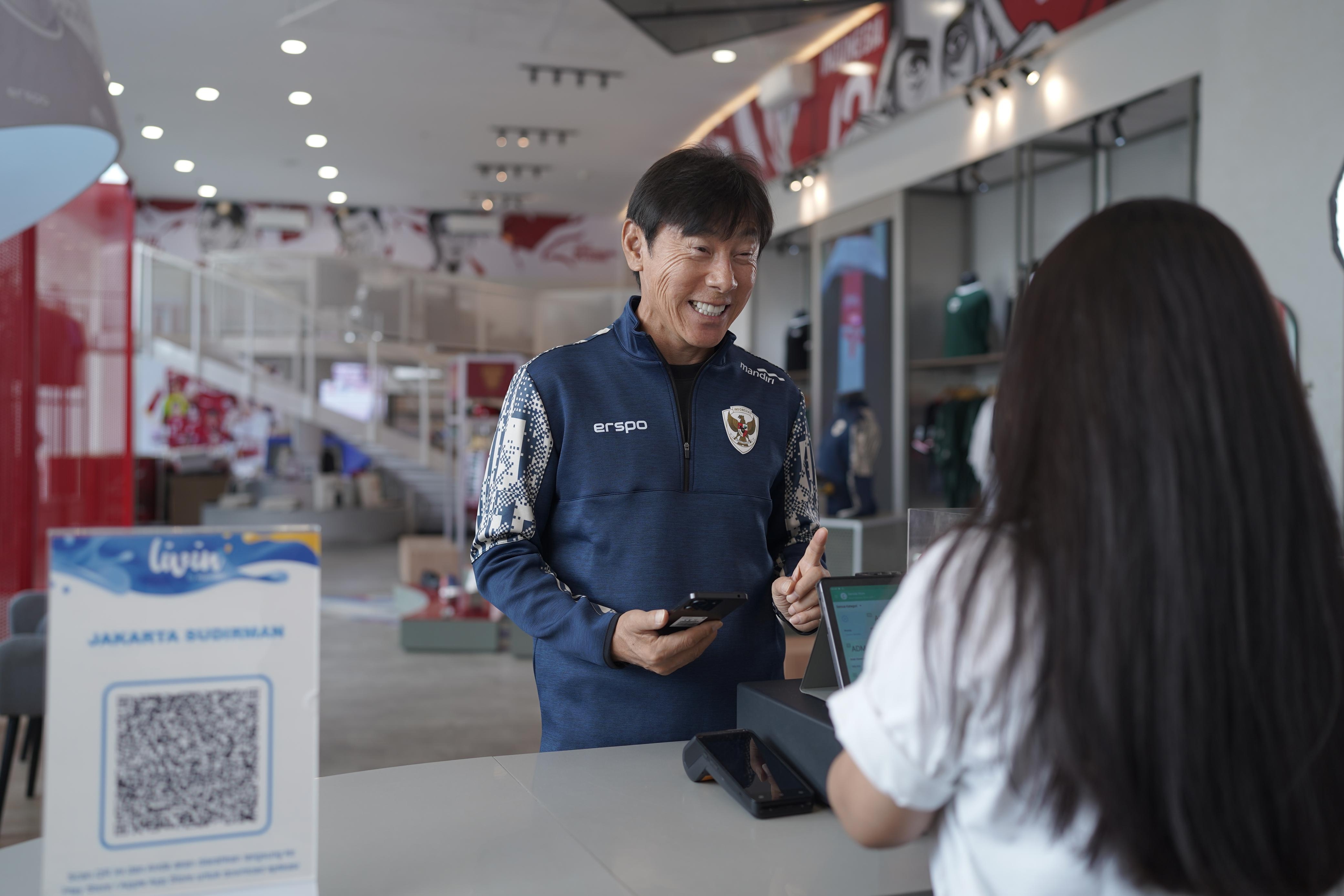Bank Mandiri Sambut Shin Tae Yong dengan Golden Visa, Buka Jalan Investasi Asing di Indonesia