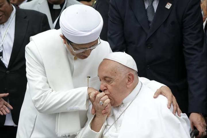 Tangan Nasaruddin Umar Dicium Paus Fransiskus, Siapa Sosok Imam Besar Masjid Istiqlal Itu?