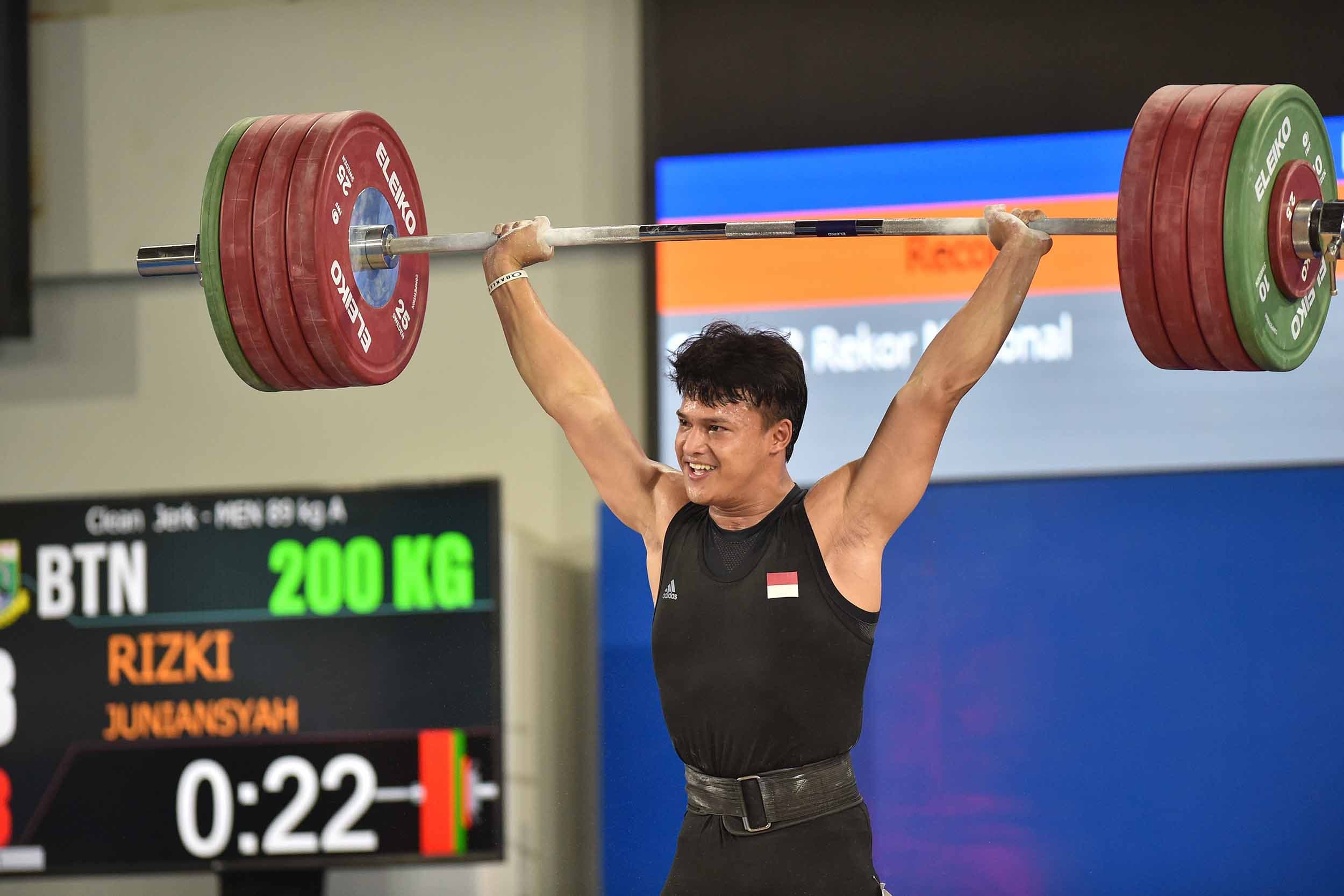 Rizki Juniansyah Pecahkan Rekor Nasional Clean & Jerk, Tatap Kejuaraan Dunia di Norwegia