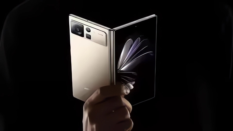 Saingi Huawei, Xiaomi Akan Kembangkan Ponsel Lipat Tiga