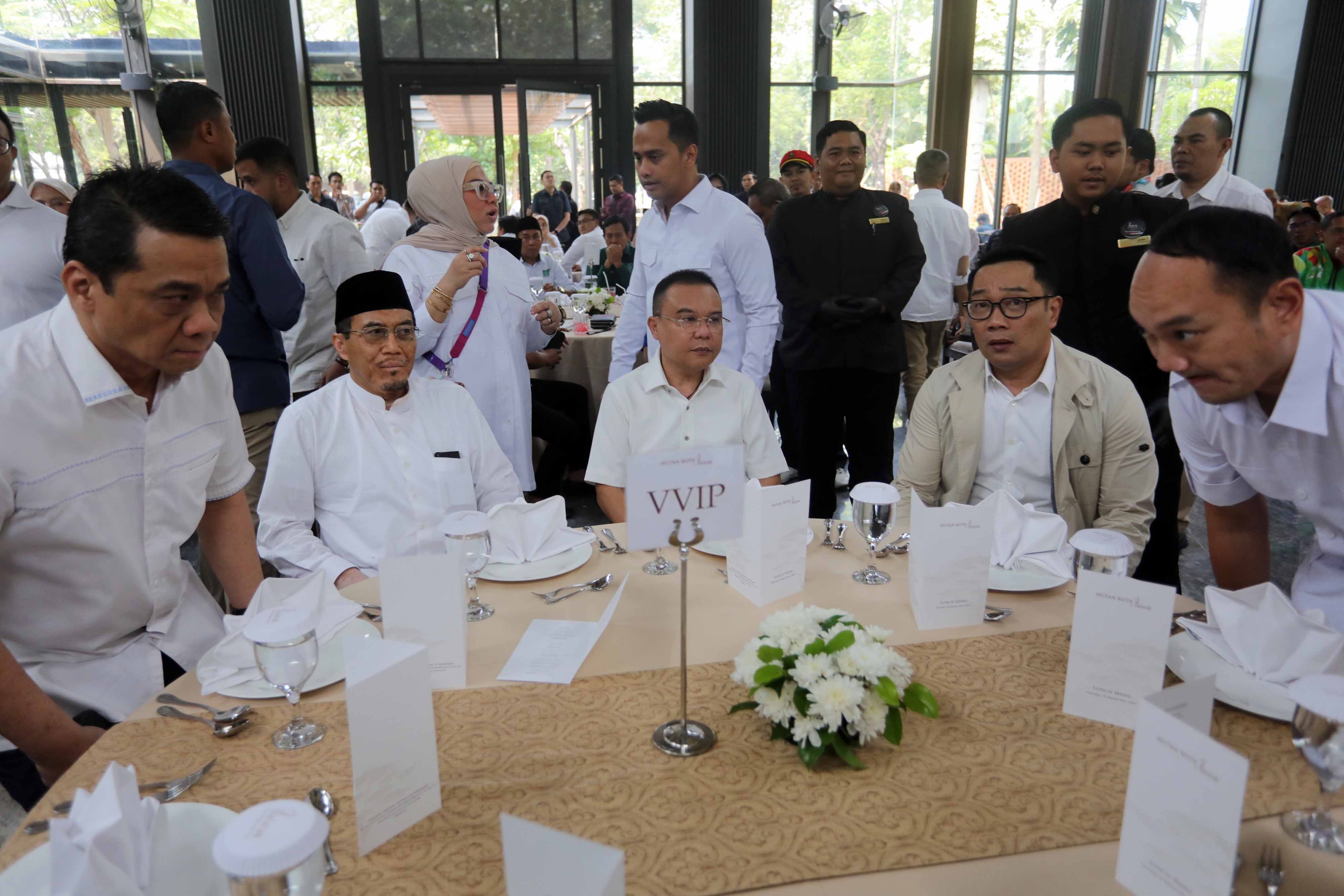 Prabowo Kirim Pesan ke Ridwan Kamil-Suswono: Menangkan Pilkada dengan Cara Baik