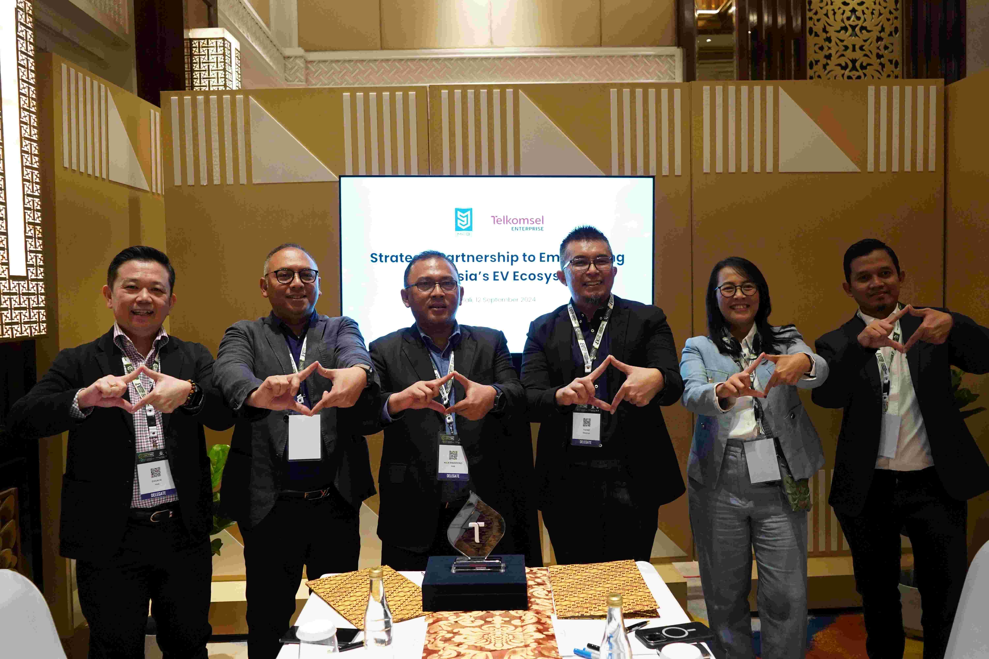 Dukung Netralitas Karbon 2060, Telkomsel dan MAB Kembangkan Kendaraan Listrik
