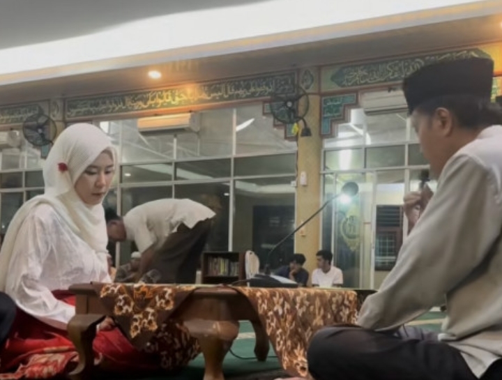 Listy Chan Mualaf dan Diposting di Sosial Media, Apa Hukumnya Menurut Islam?