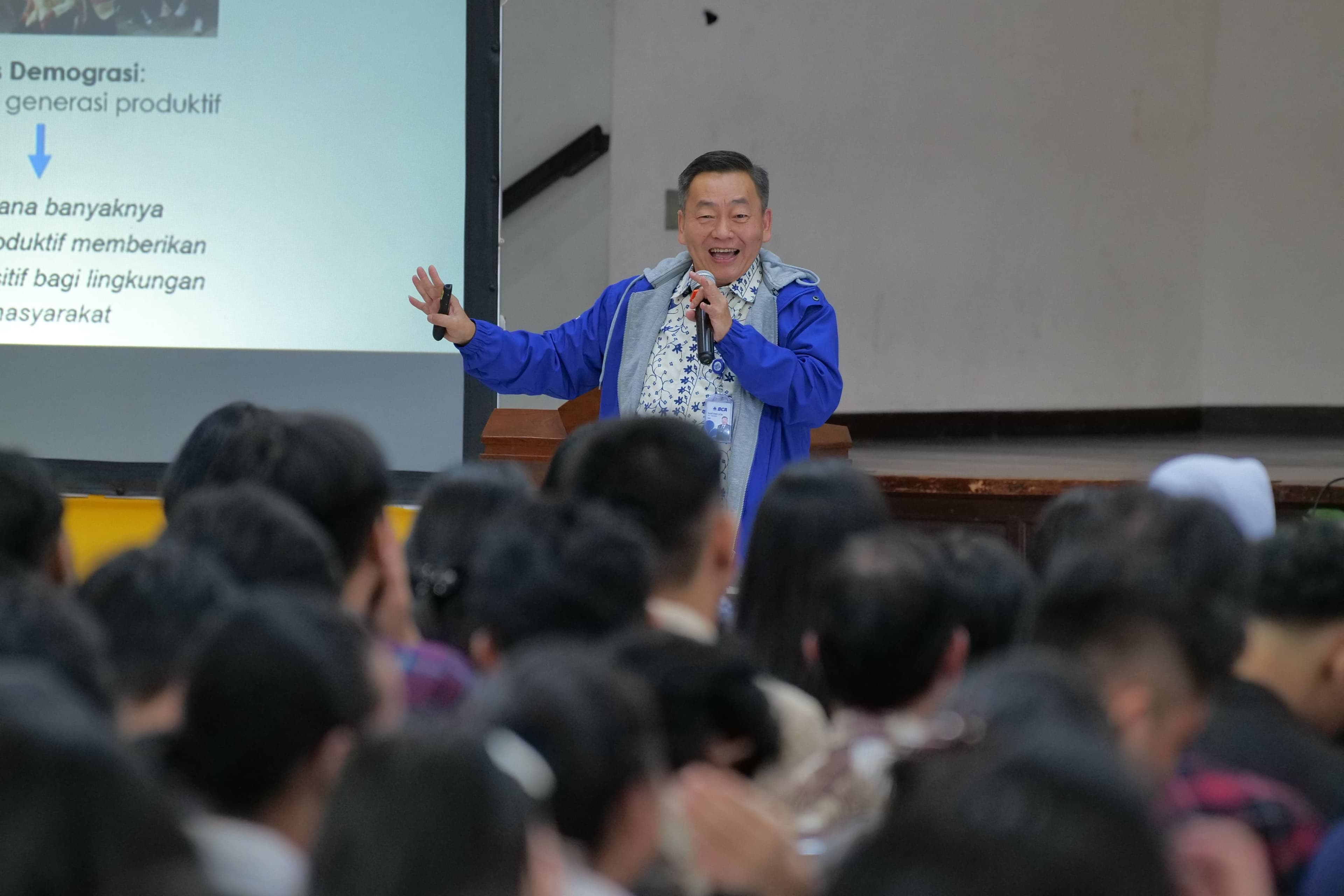 Direktur BCA Beri Kiat Sukses Arungi Globalisasi ke Mahasiswa Atma Jaya Yogyakarta