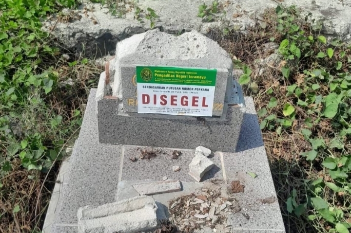 Viral Puluhan Kuburan di Indramayu ‘Disegel’ Pengadilan Negeri, Apa Hukum Menyegel Kuburan dalam Islam?
