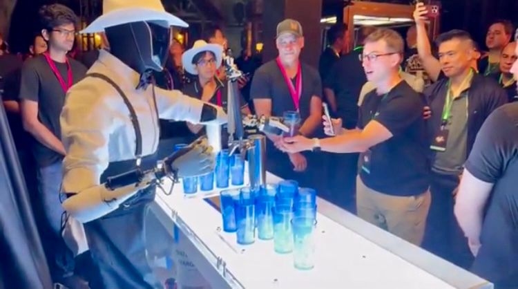 Robot Tesla Optimus Curi Perhatian dengan Pakaian Unik di Acara Elon Musk