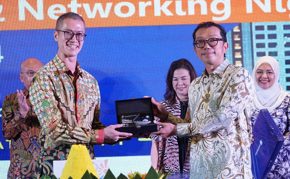 Solar Radiance dan D’Best Group Resmikan PLTS Atap di Mal Panakkukang, Makassar