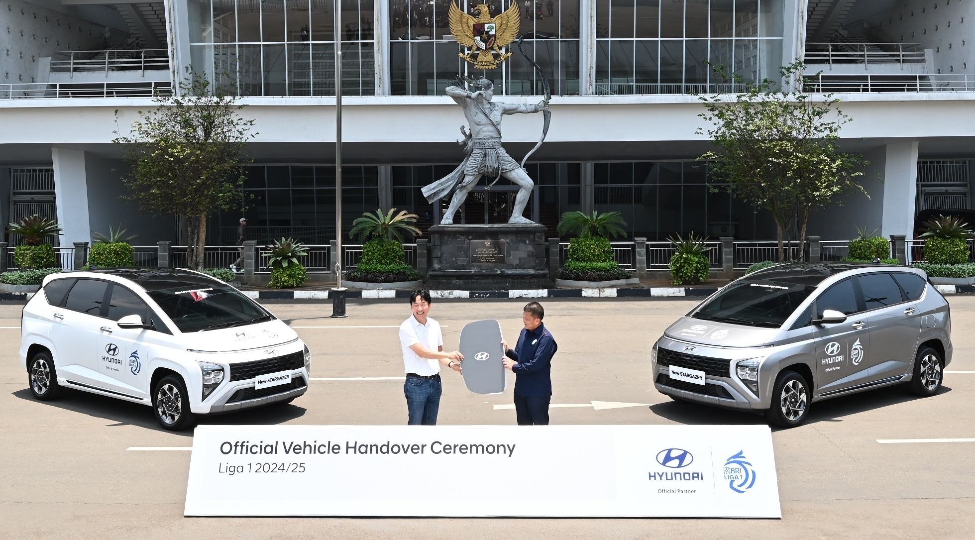 Dukung Sepak Bola Indonesia, Hyundai STARGAZER Resmi Menjadi Partner Kendaraan Official Liga 1