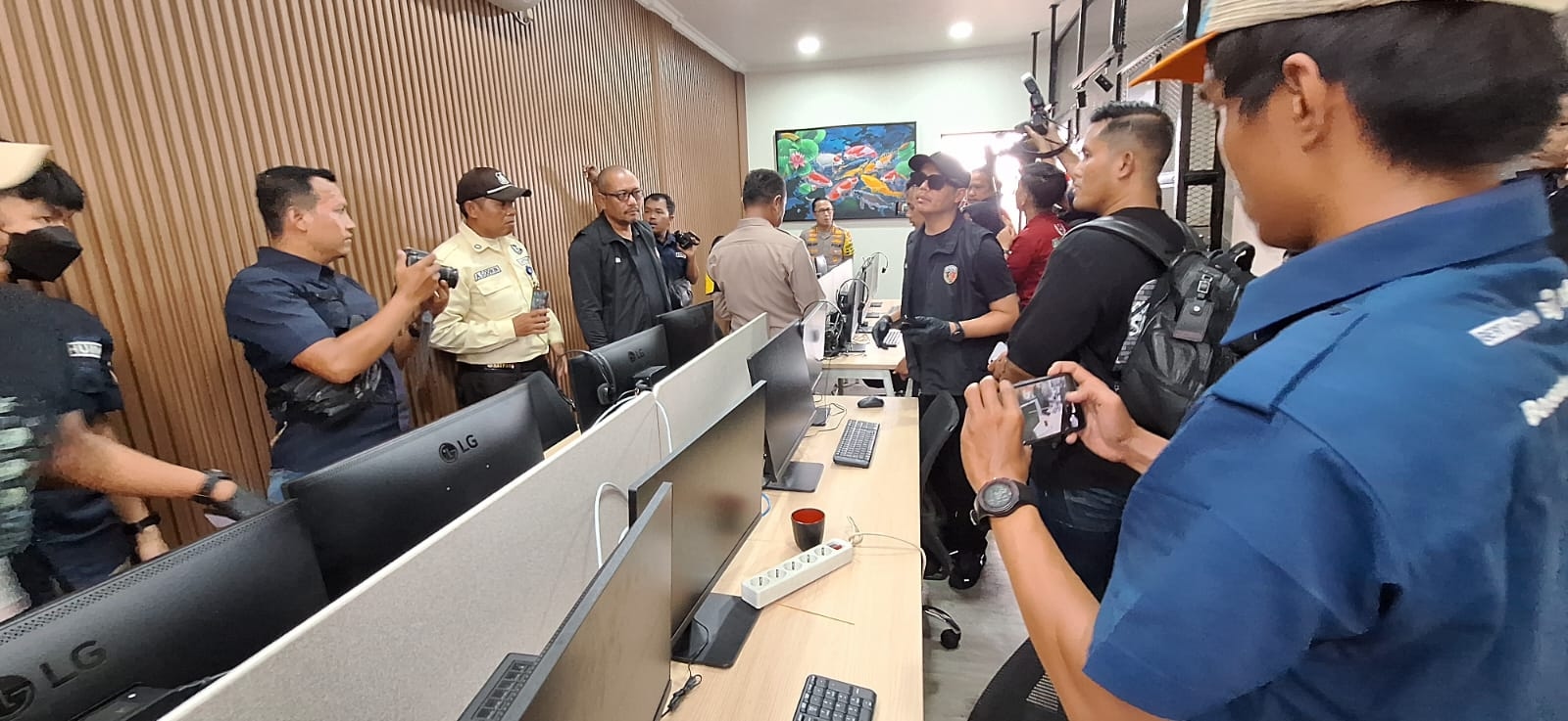 Penampakan 'Kantor Satelit', Markas Judi Online Pegawai Kementerian Komdigi di Bekasi