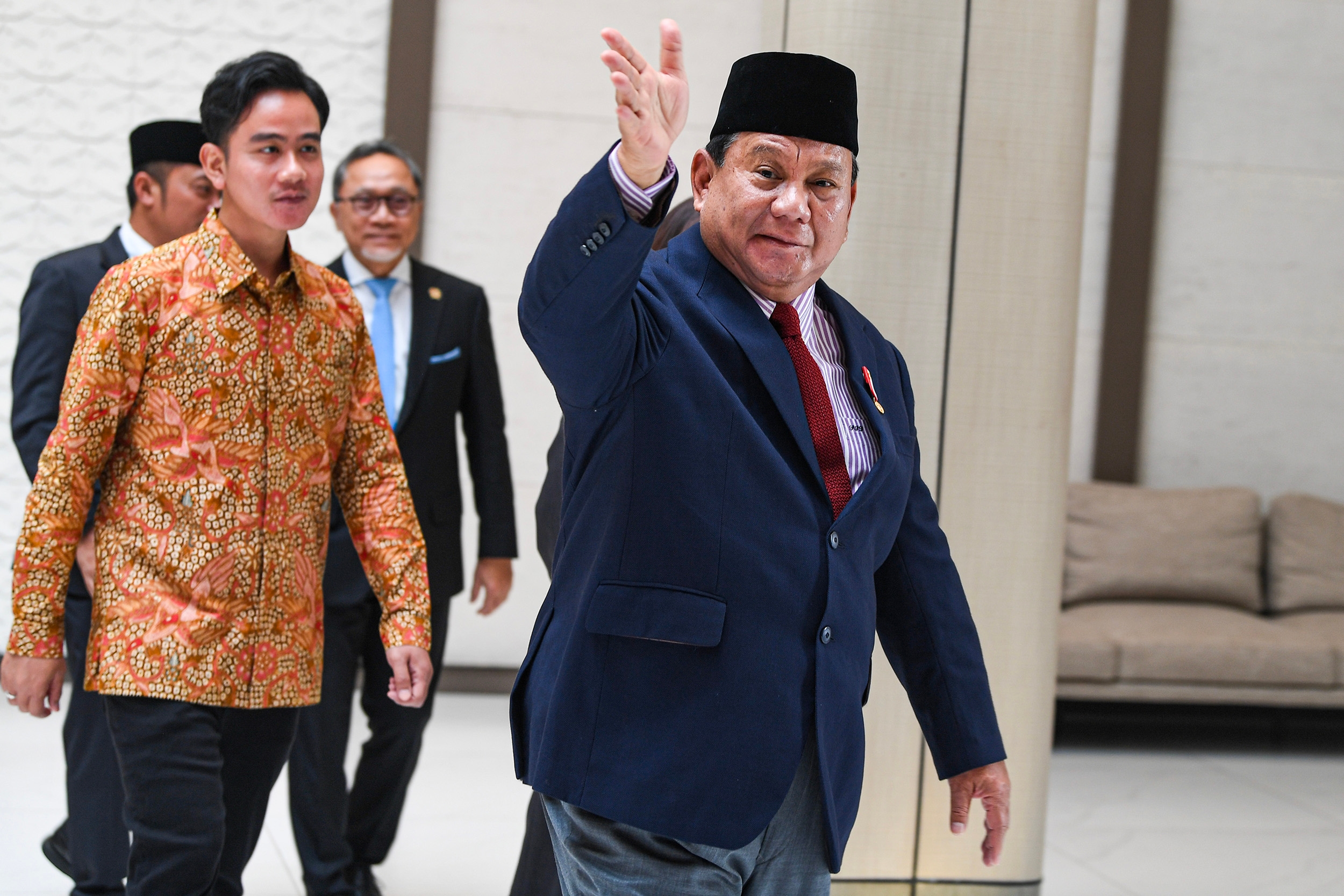 Prabowo Resmi Bubarkan Satgas UU Cipta Kerja Era Jokowi untuk Efisiensi