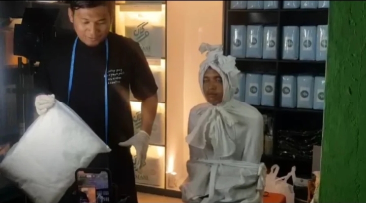 Viral Jualan Kain Kafan Pakai Cosplay Pocong di Tiktok, Apa Boleh menurut Islam?