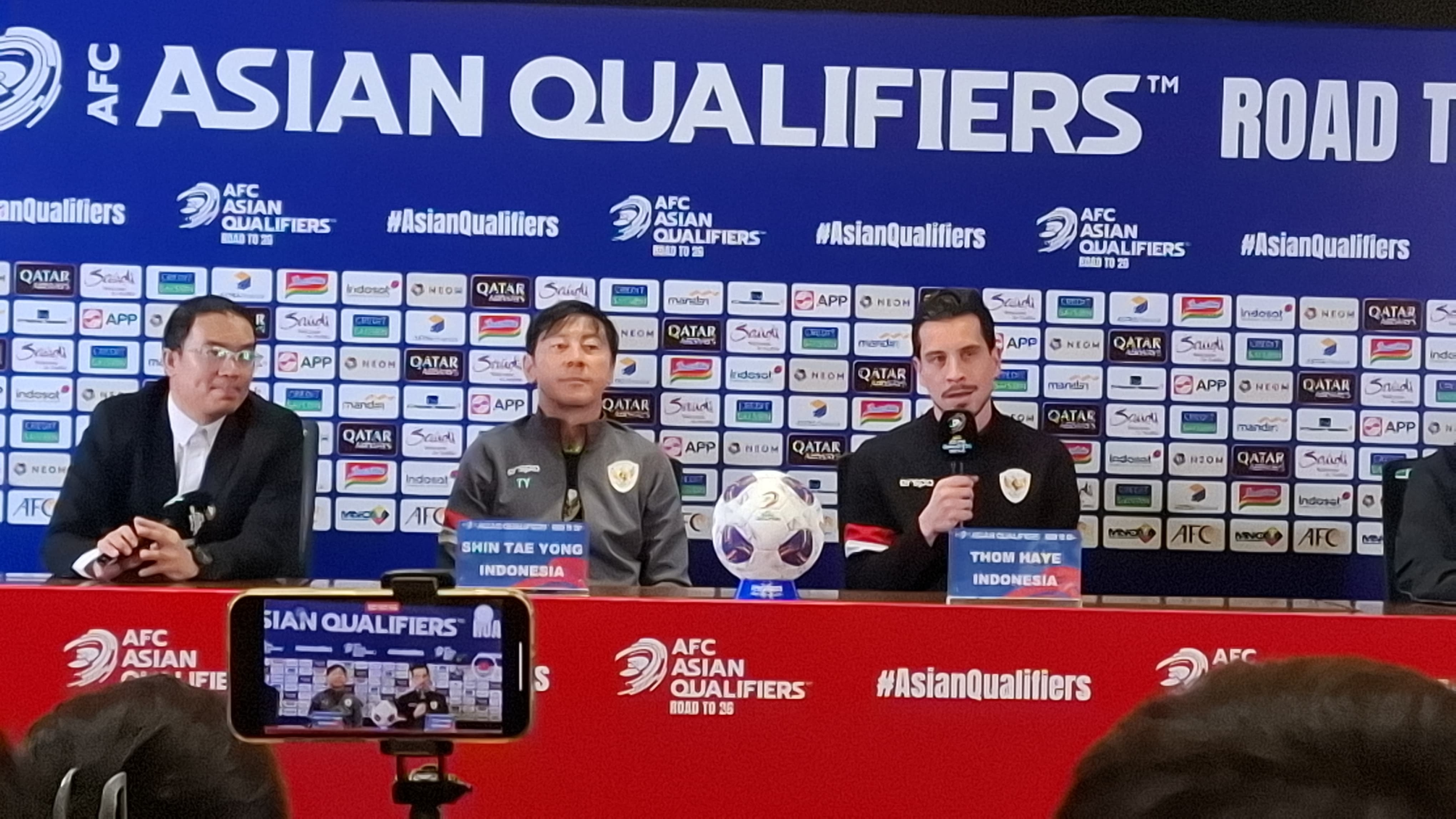 Thom Haye: Saya Tahu Perasaan Fans Timnas Indonesia, Teruslah Dukung Kami!