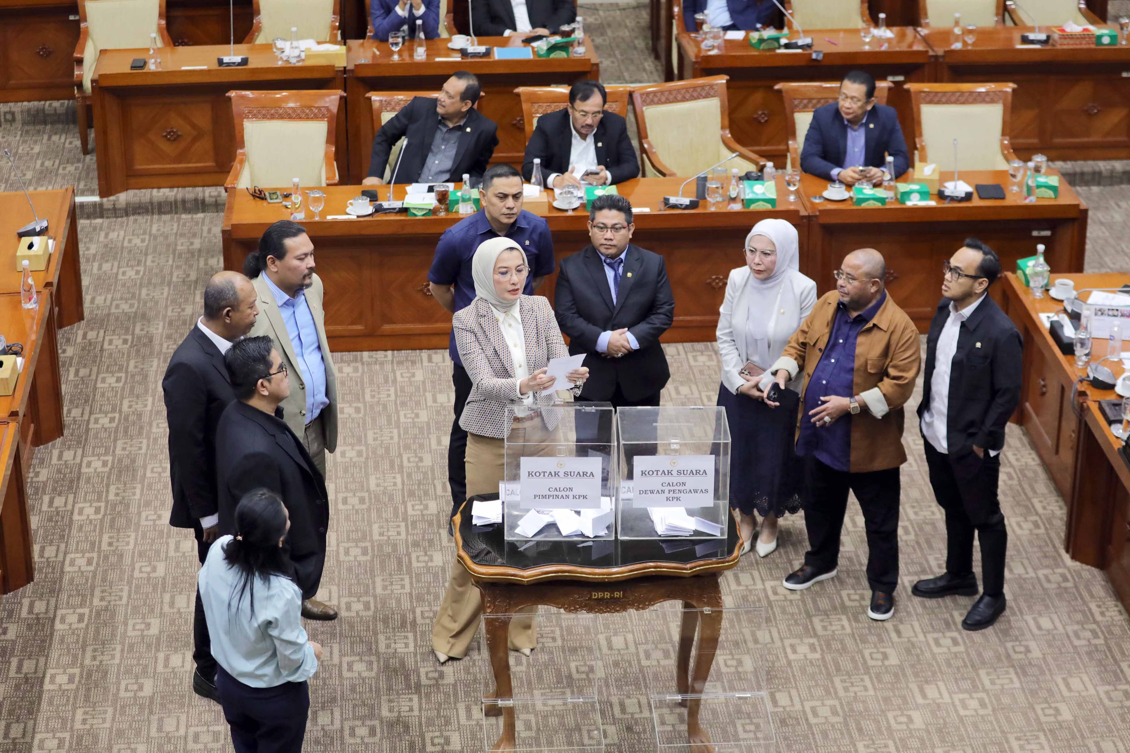 Lima Dewan Pengawas KPK Periode 2024-2029 Resmi Ditetapkan