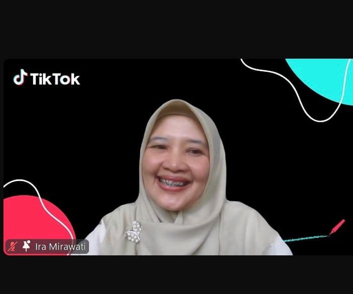 Dosen Komunikasi Ini Bantu Mahasiswa Akhir Selesaikan Skripsi lewat TikTok