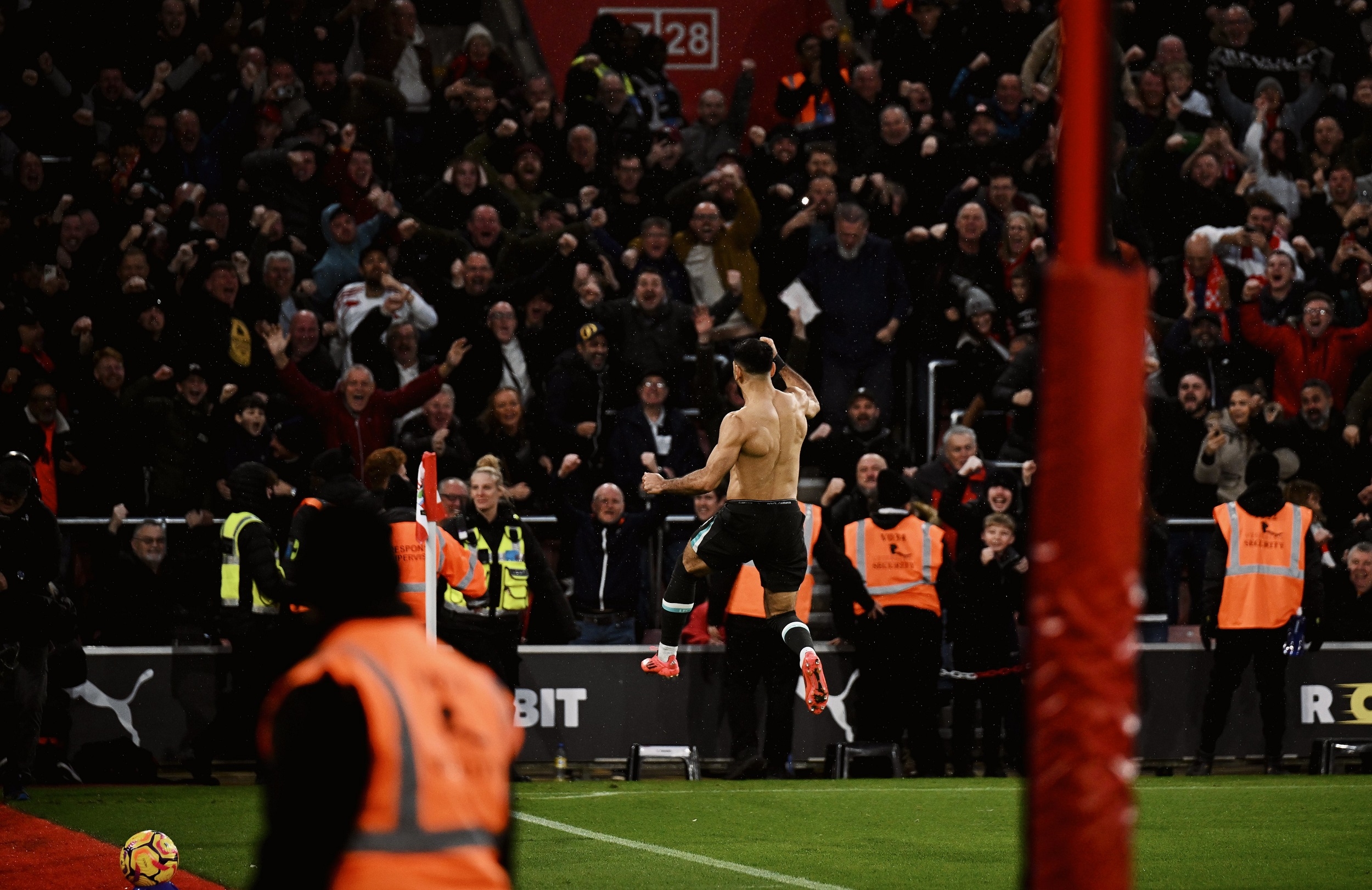 Hasil dan Klasemen Liga Inggris: Liverpool Ungguli City 8 Poin, Debut Amorim Berakhir Imbang