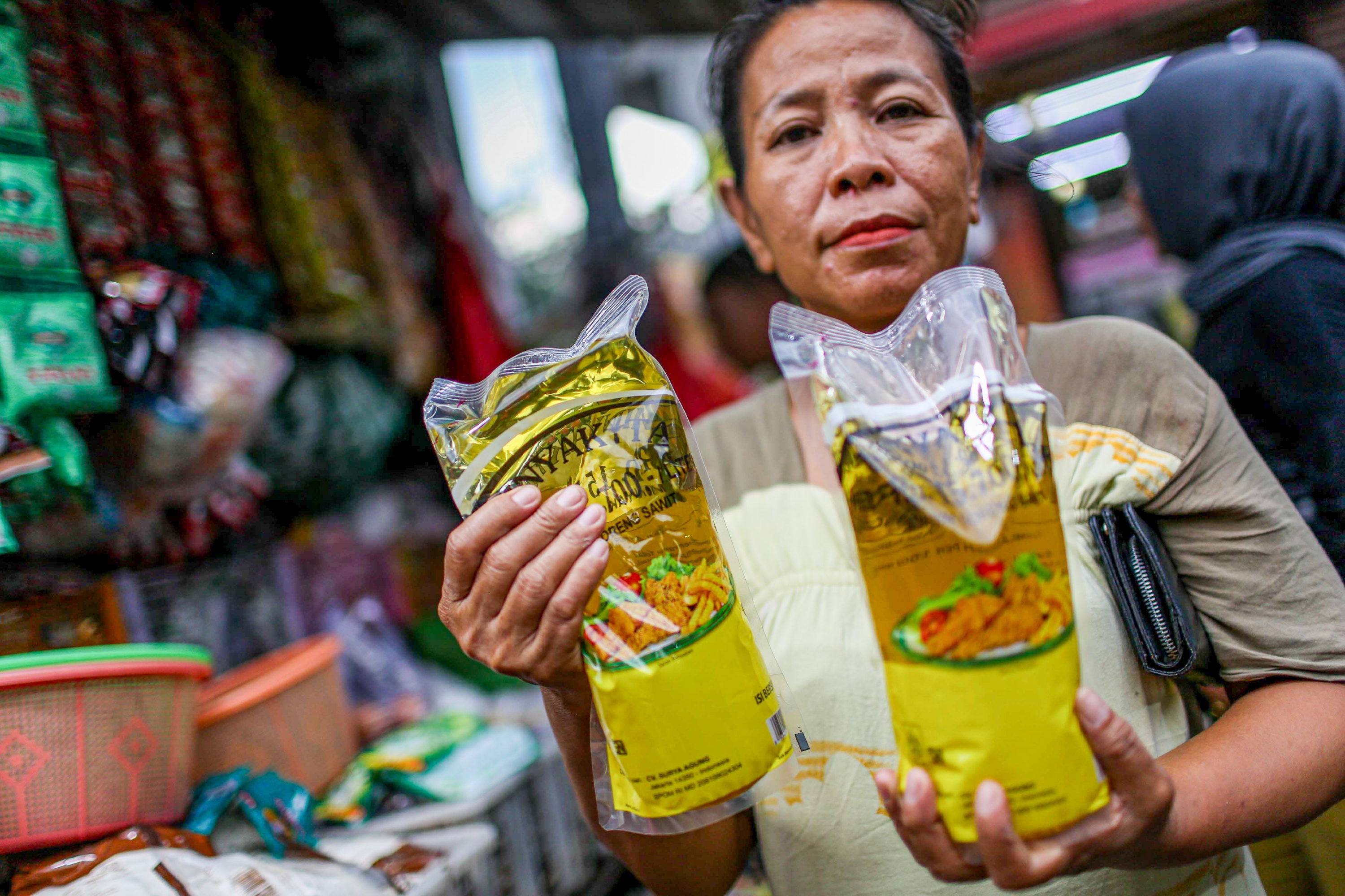 Banggar DPR Usul Tambahan Minyak Goreng dalam Bantuan Pangan