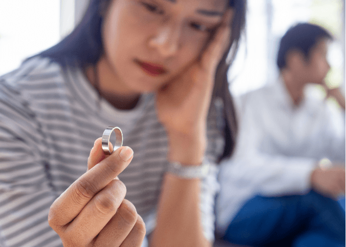 Ini Arti Merasa Tertarik pada Orang Lain Saat Anda Menjalin Hubungan, Menurut Psikologi