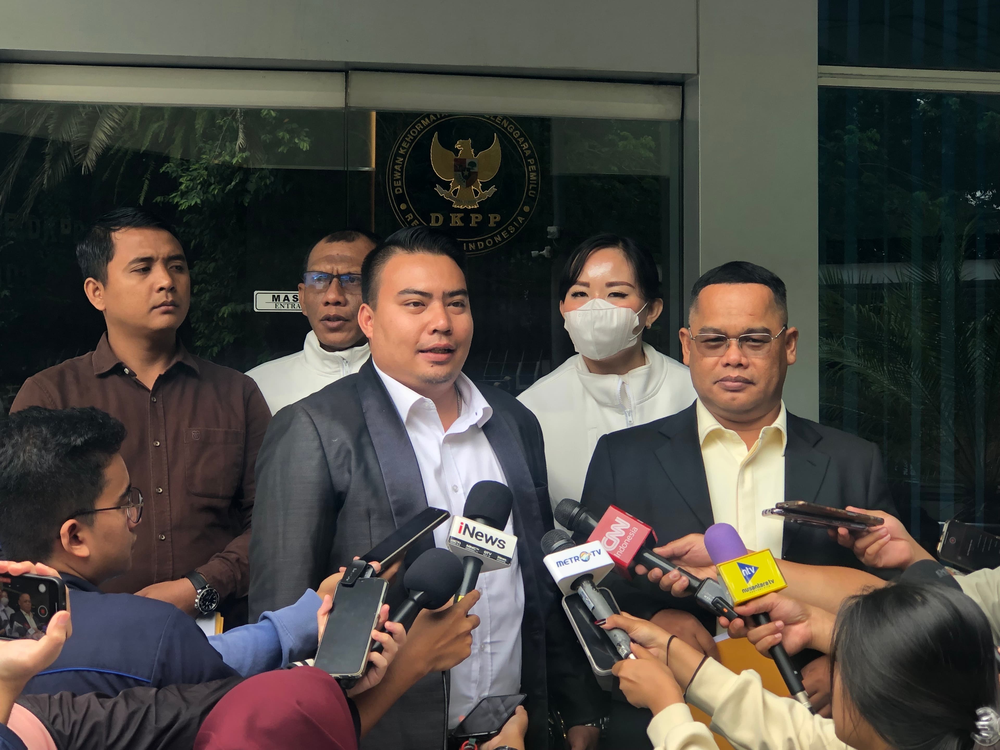 Tim Hukum RIDO Laporkan Ketua KPU DKI Jakarta dan Ketua KPU Jaktim ke DKPP