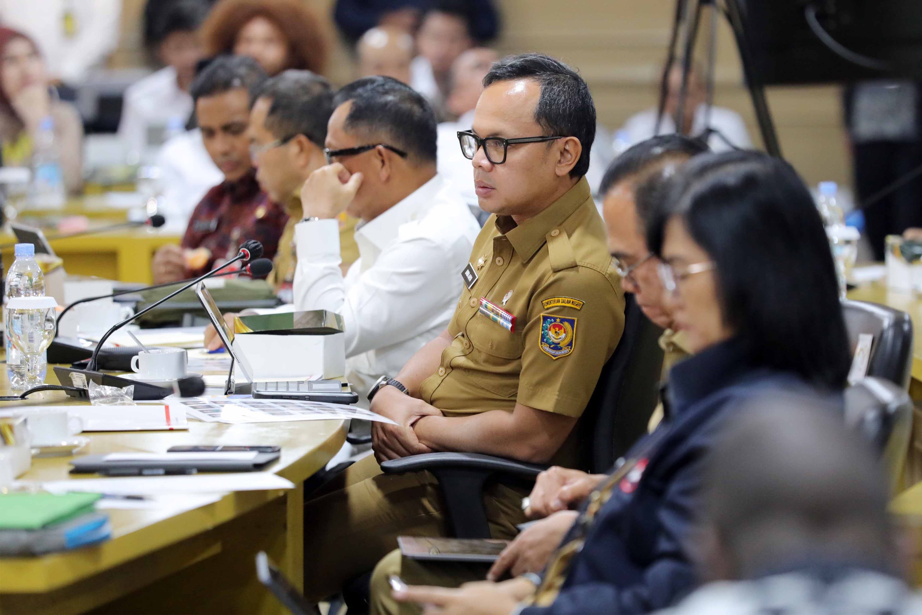 Lucky Hakim Liburan ke Jepang Tanpa Izin, Wamendagri: Bisa Kena Sanksi Pemberhentian Sementara