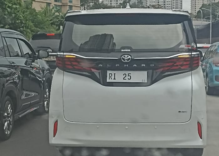 RI 25 Siapa? Pengguna Plat Mobil Pejabat di Era Presiden Prabowo Subianto Ini Viral Tidak Membawa Patwal
