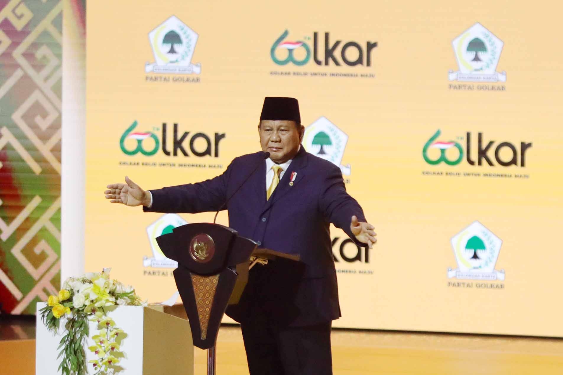 Prabowo Sapa Puan di HUT ke-60 Partai Golkar: Saya Hormati PDIP