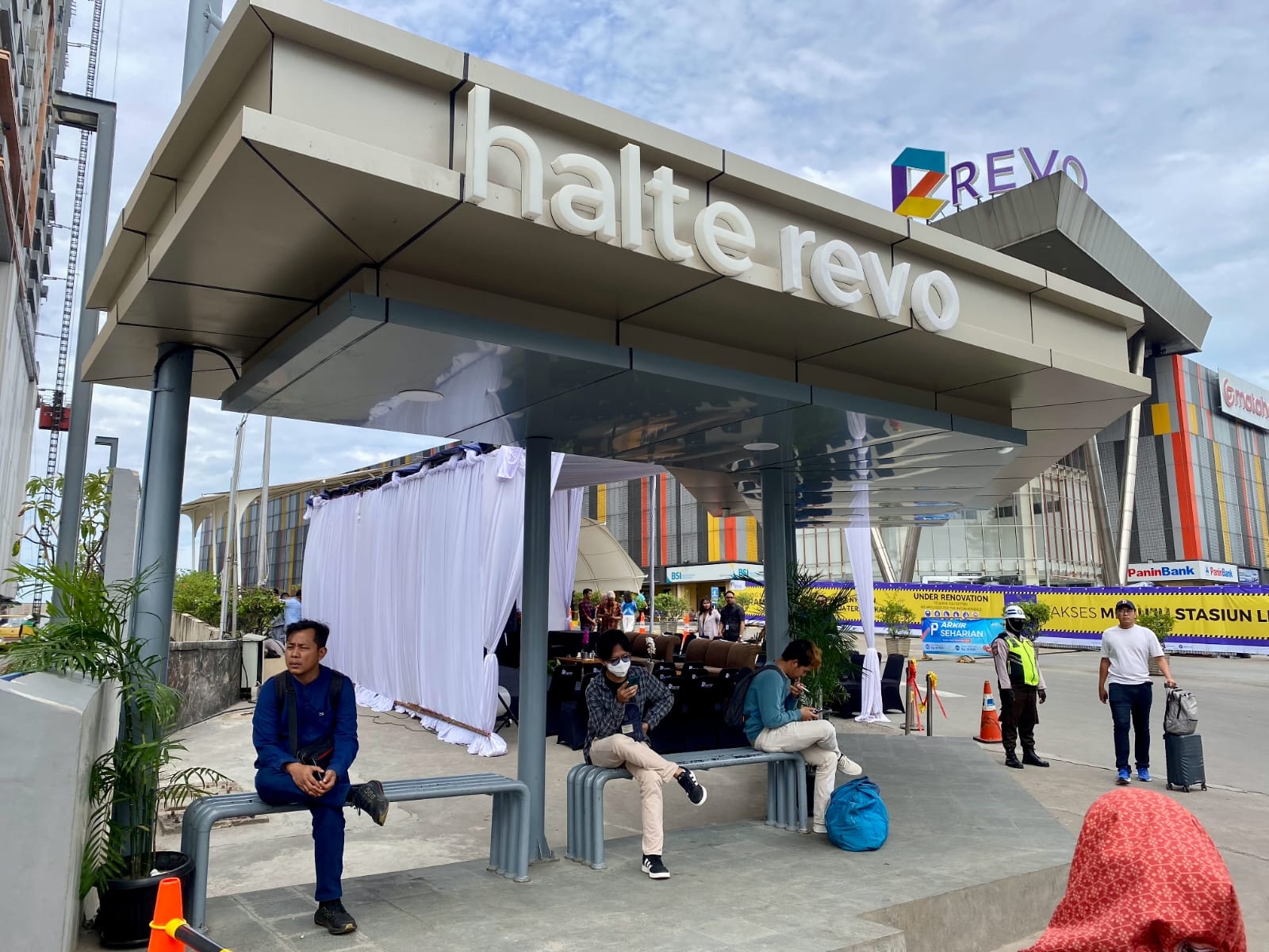 Halte Revo: Kolaborasi Revo Mall dan Pemkot Bekasi untuk Transportasi Modern