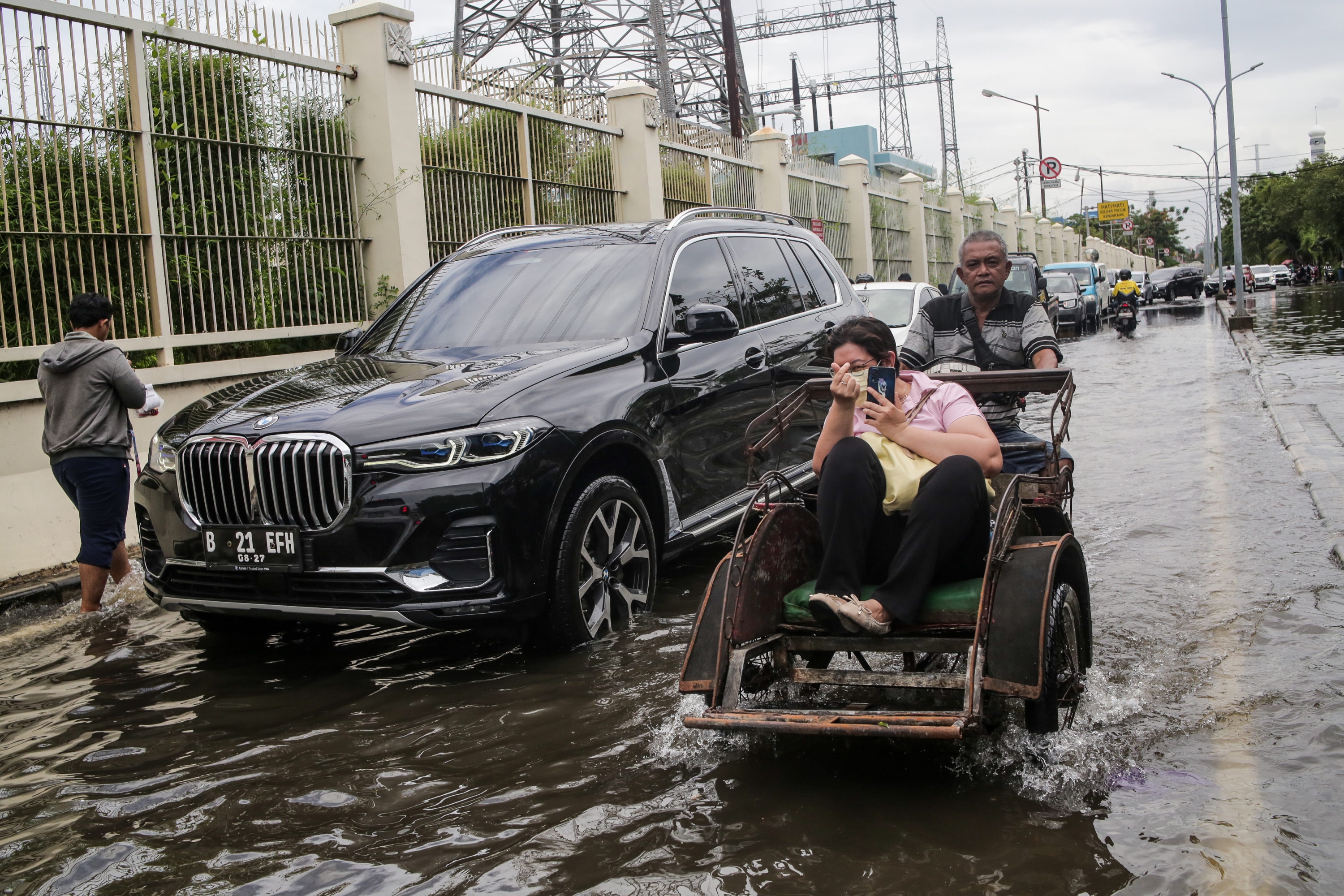 Warga Pesisir Utara Jakarta Diminta Waspada Banjir Rob hingga 17 Mei