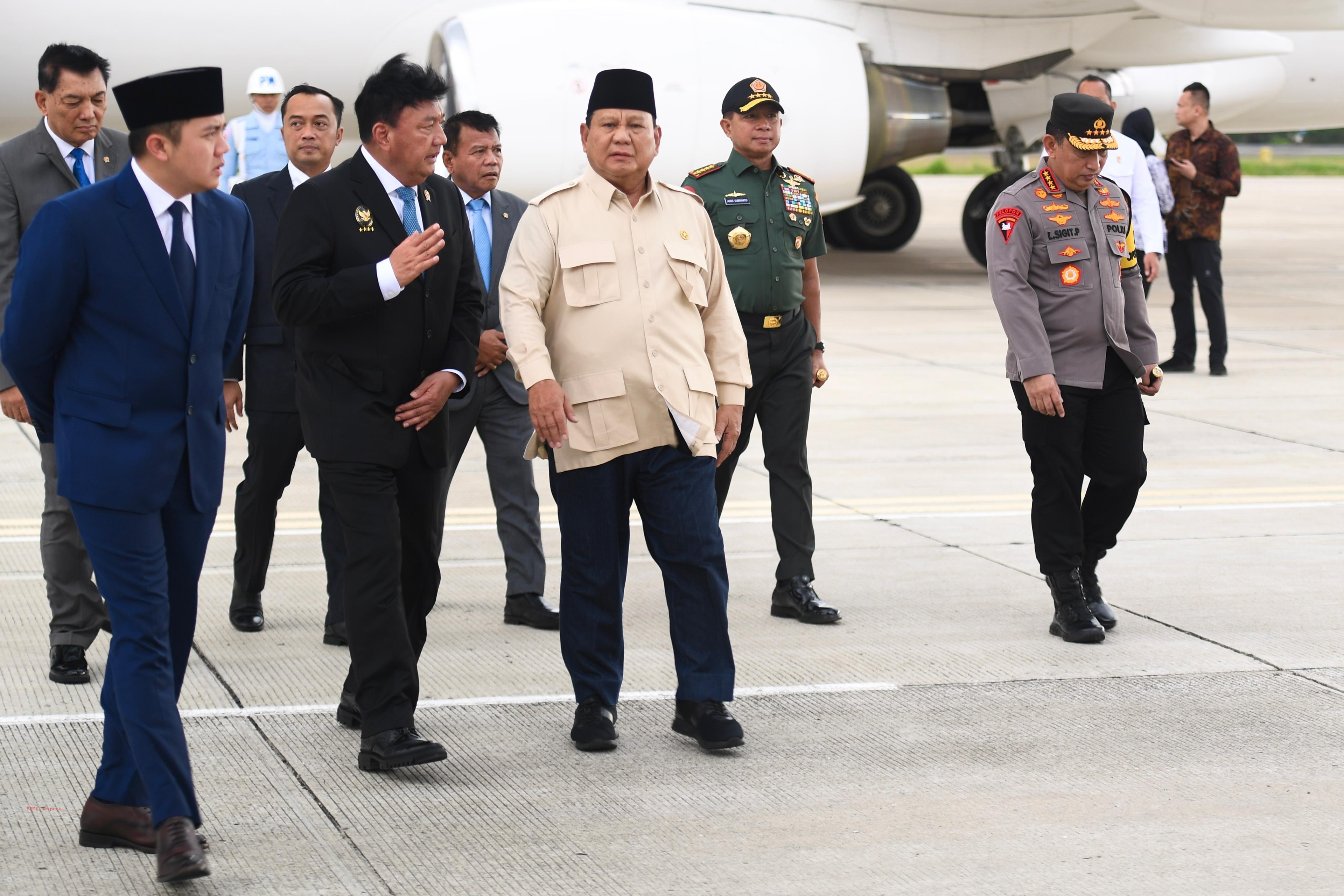 Tunda Pertemuan dengan PM Malaysia, Prabowo Tiba di Tanah Air Langsung Pimpin Ratas