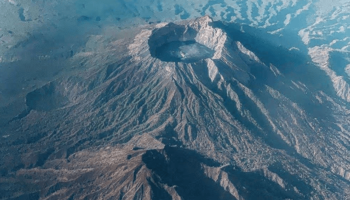 Keluarkan Abu Vulkanik Setinggi 2000 Meter, Berikut Jejak Erupsi Gunung Raung